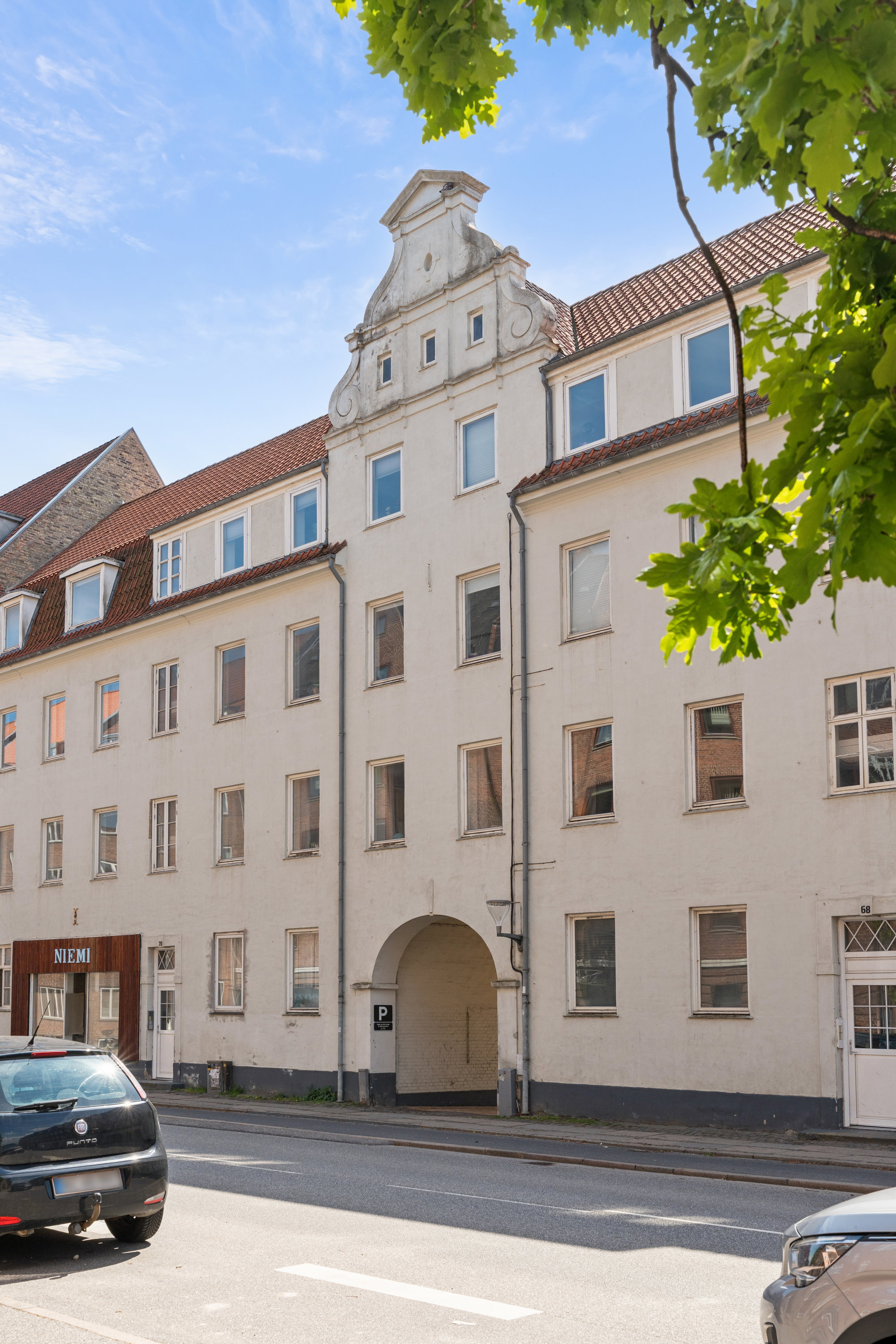 Fremhævet andet billede i fuldskærmstilstand. Billede af Østerbro 70, 1. th., 9000 Aalborg