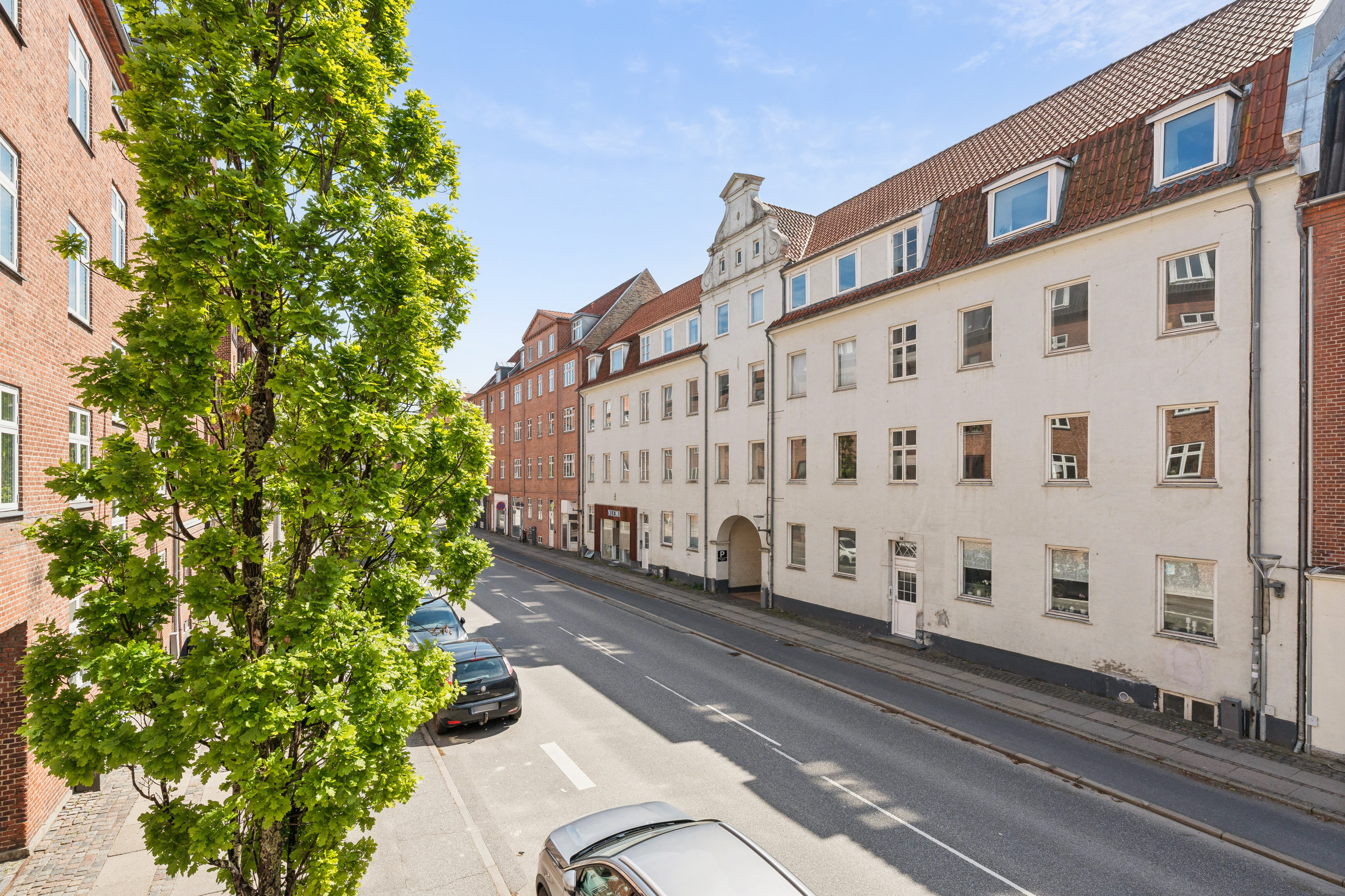 Fremhævet andet billede i fuldskærmstilstand. Billede af Østerbro 70, 1. th., 9000 Aalborg
