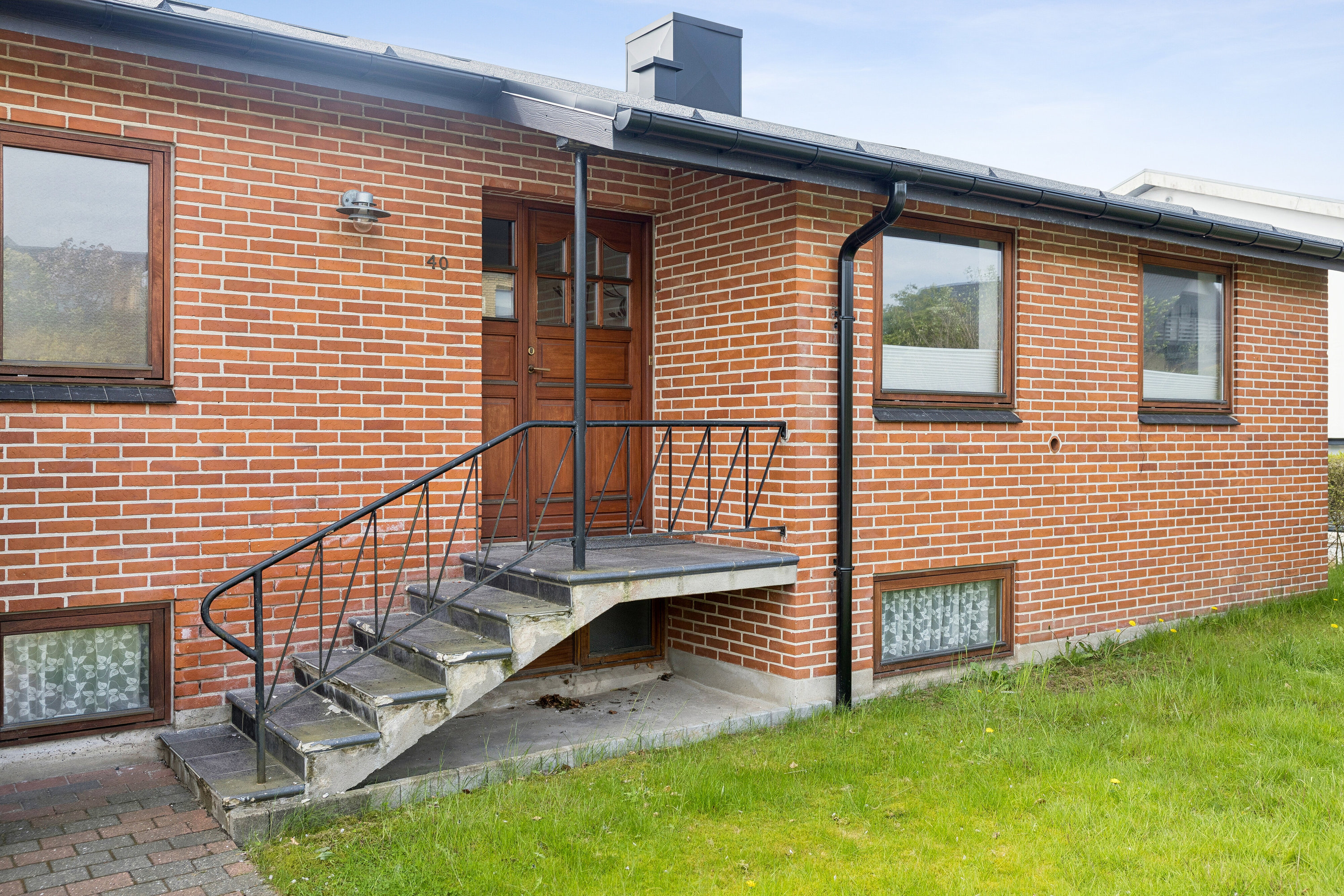 Fremhævet set fra haven billede i fuldskærmstilstand. Billede af Højvangen 40, 9800 Hjørring
