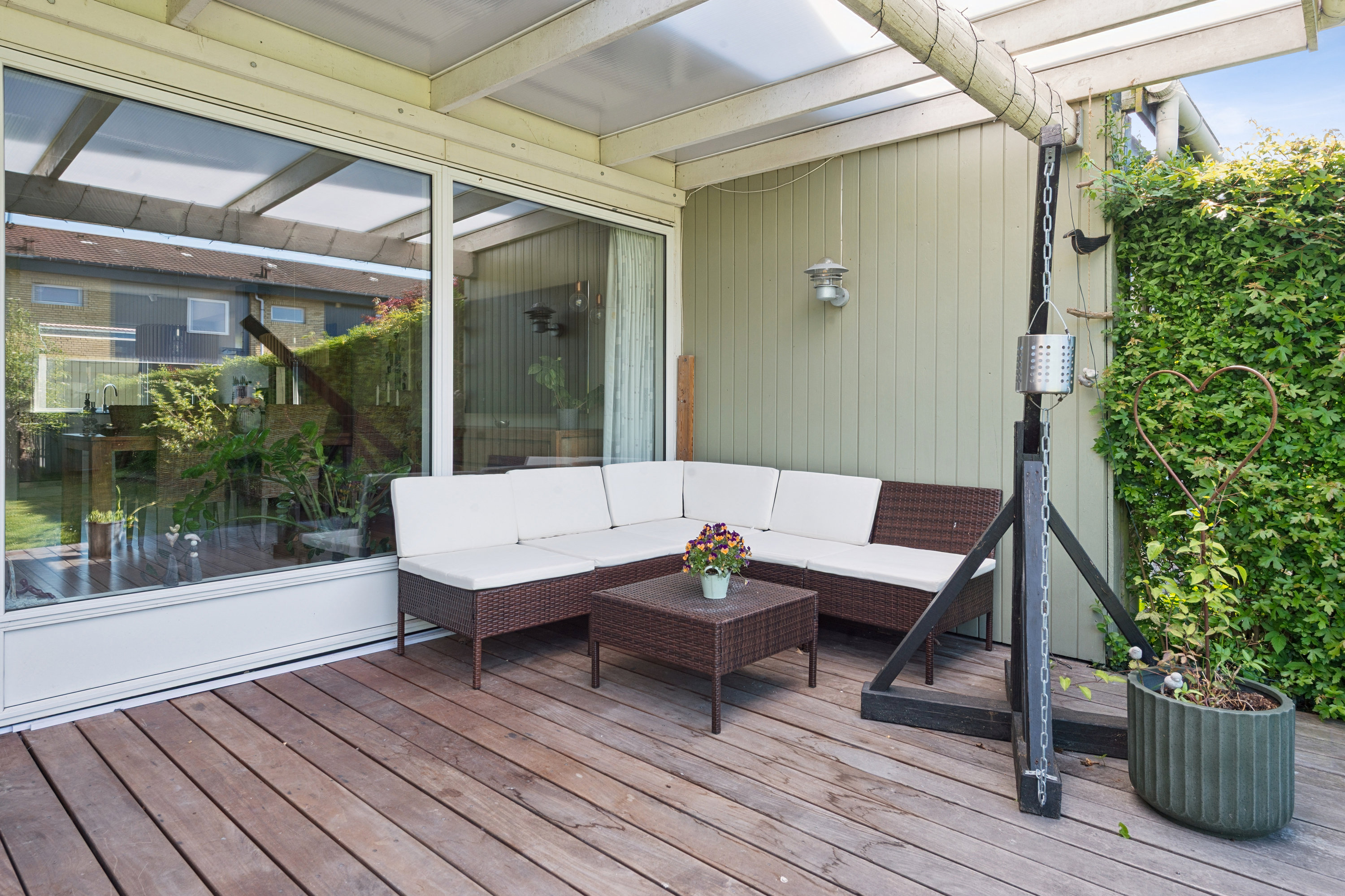 Fremhævet terrasse billede i fuldskærmstilstand. Billede af Vesthegnet 68, 2670 Greve