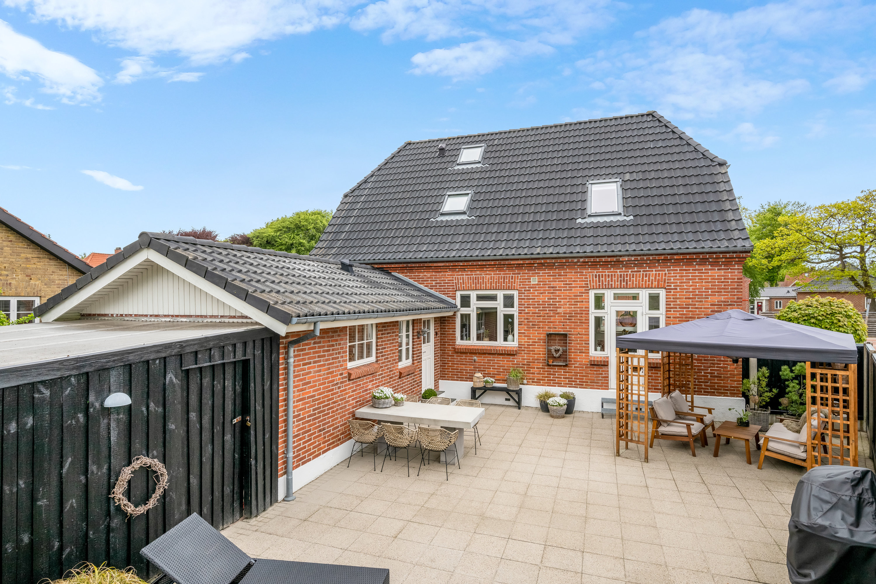 Fremhævet terrasse billede i fuldskærmstilstand. Billede af Vardevej 35, 6900 Skjern