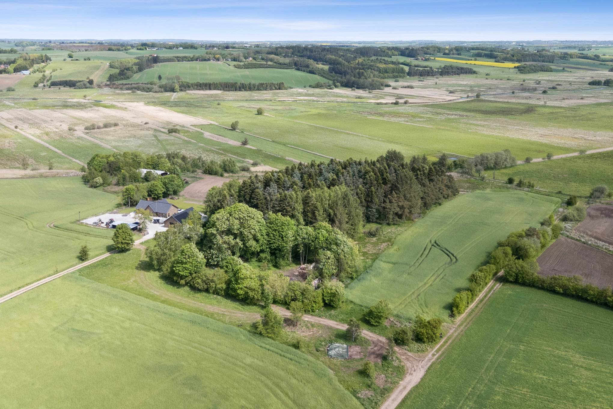 Fremhævet luftfoto billede i fuldskærmstilstand. Billede af Milskovvej 18, Helstrup, 8920 Randers NV