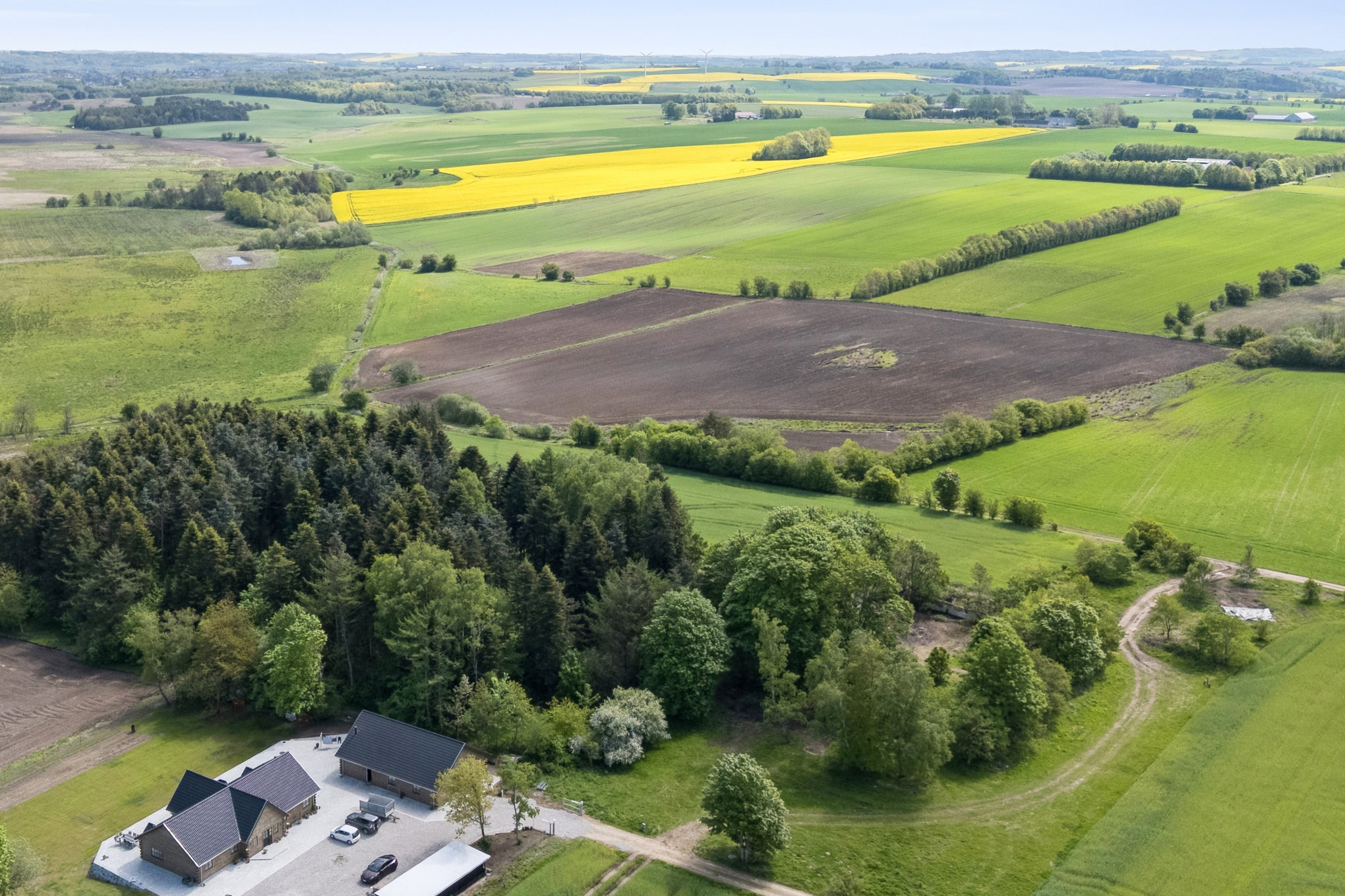 Fremhævet luftfoto billede i fuldskærmstilstand. Billede af Milskovvej 18, Helstrup, 8920 Randers NV