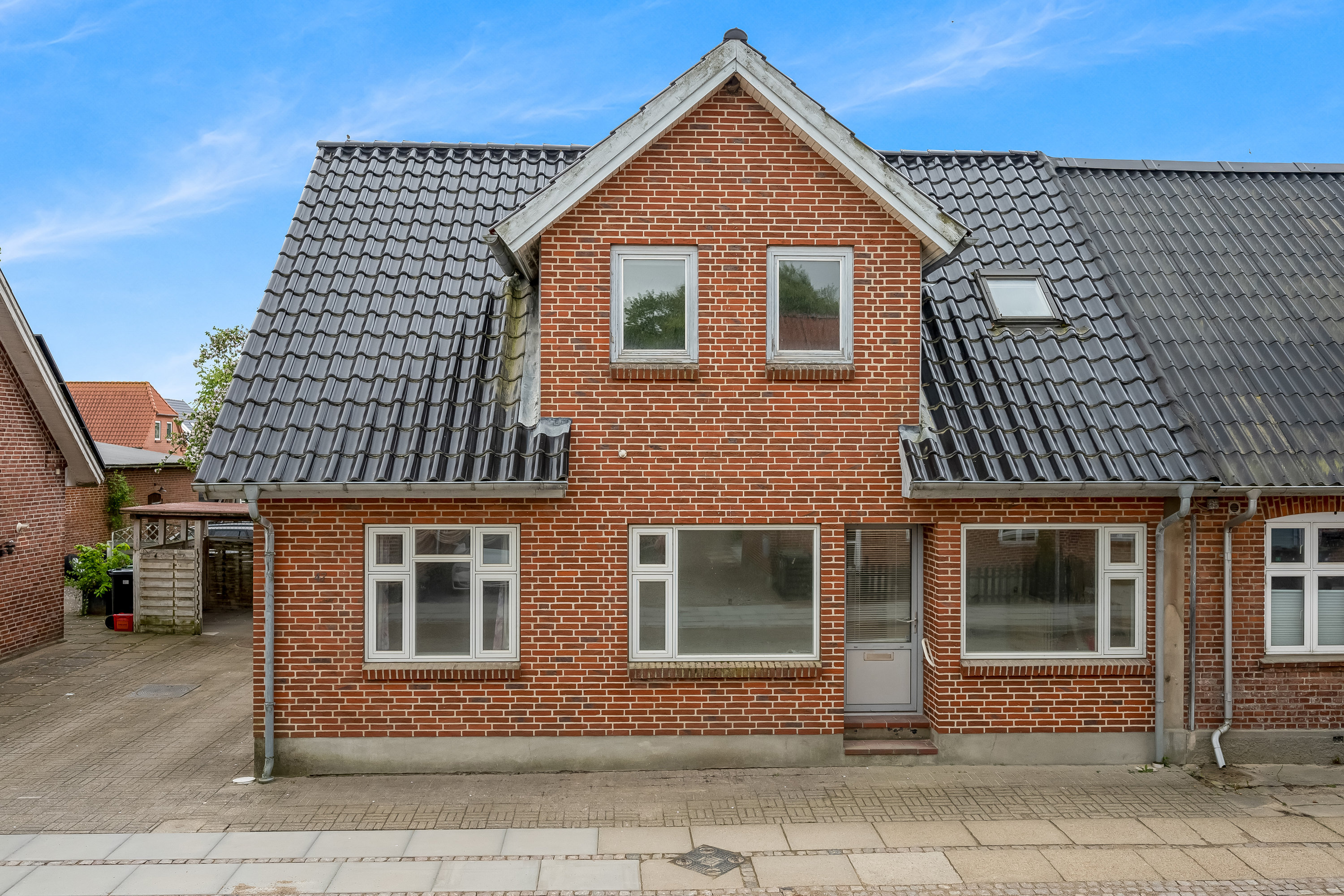 Fremhævet facade billede i fuldskærmstilstand. Billede af Sønderskovvej 47, Nordenskov, 6800 Varde