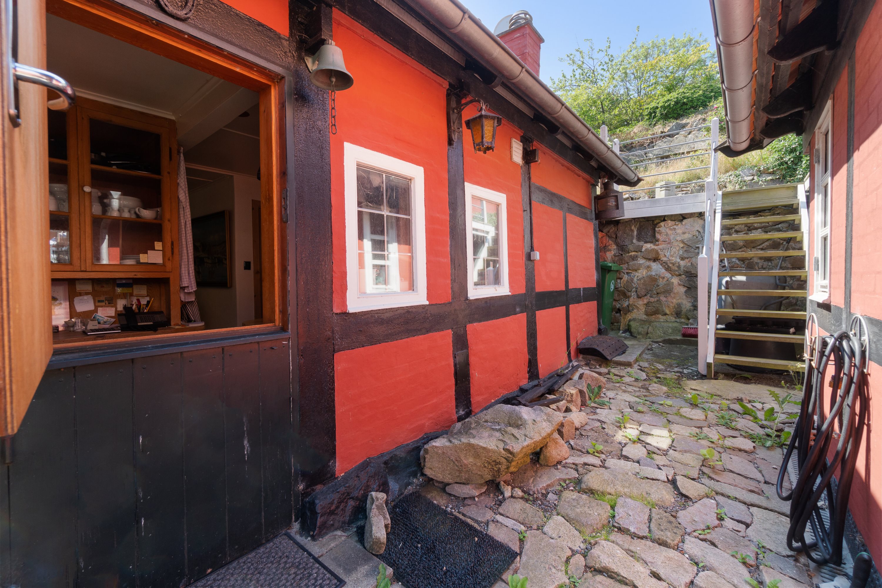 Fremhævet udendørs billede i fuldskærmstilstand. Billede af Brøddegade 39, 3760 Gudhjem