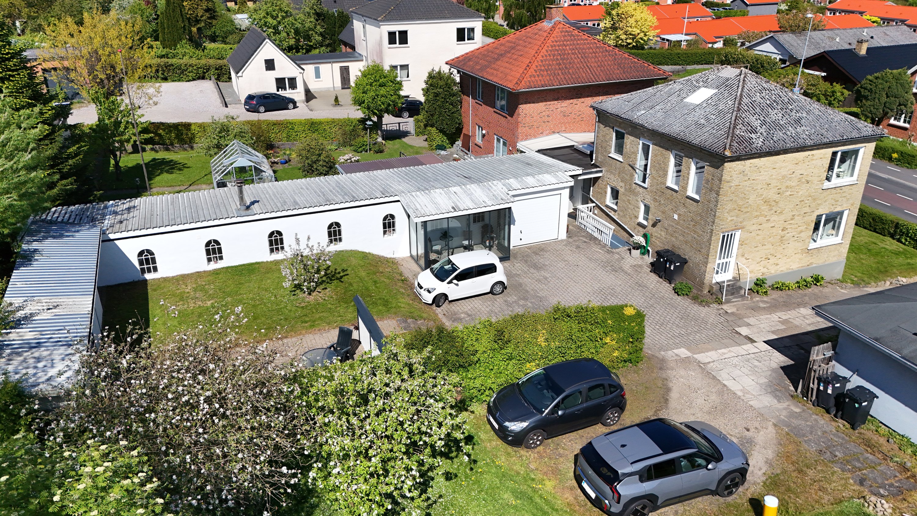 Fremhævet drone billede i fuldskærmstilstand. Billede af Løgstørvej 17, 9500 Hobro
