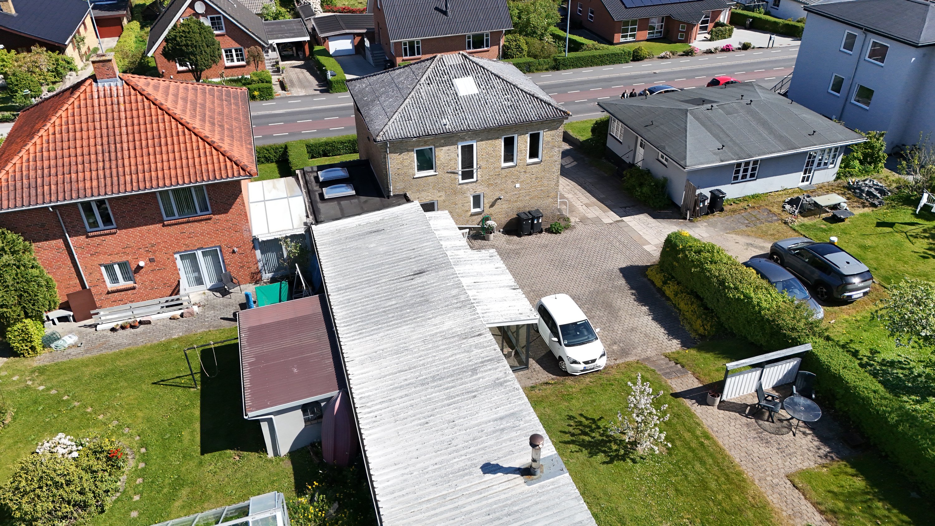 Fremhævet drone billede i fuldskærmstilstand. Billede af Løgstørvej 17, 9500 Hobro