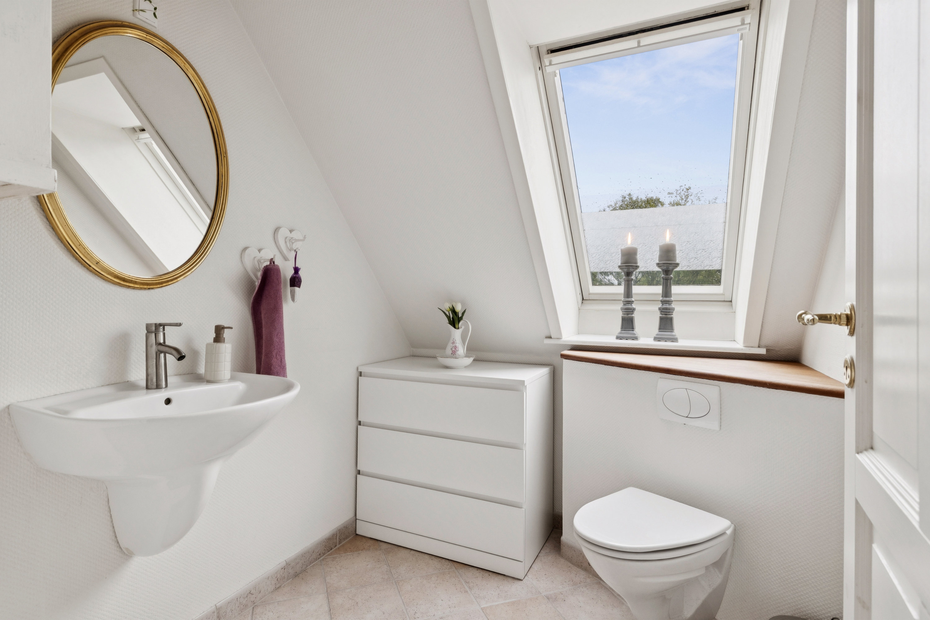 Fremhævet toilet billede i fuldskærmstilstand. Billede af Mejlbyvej 87, 9610 Nørager