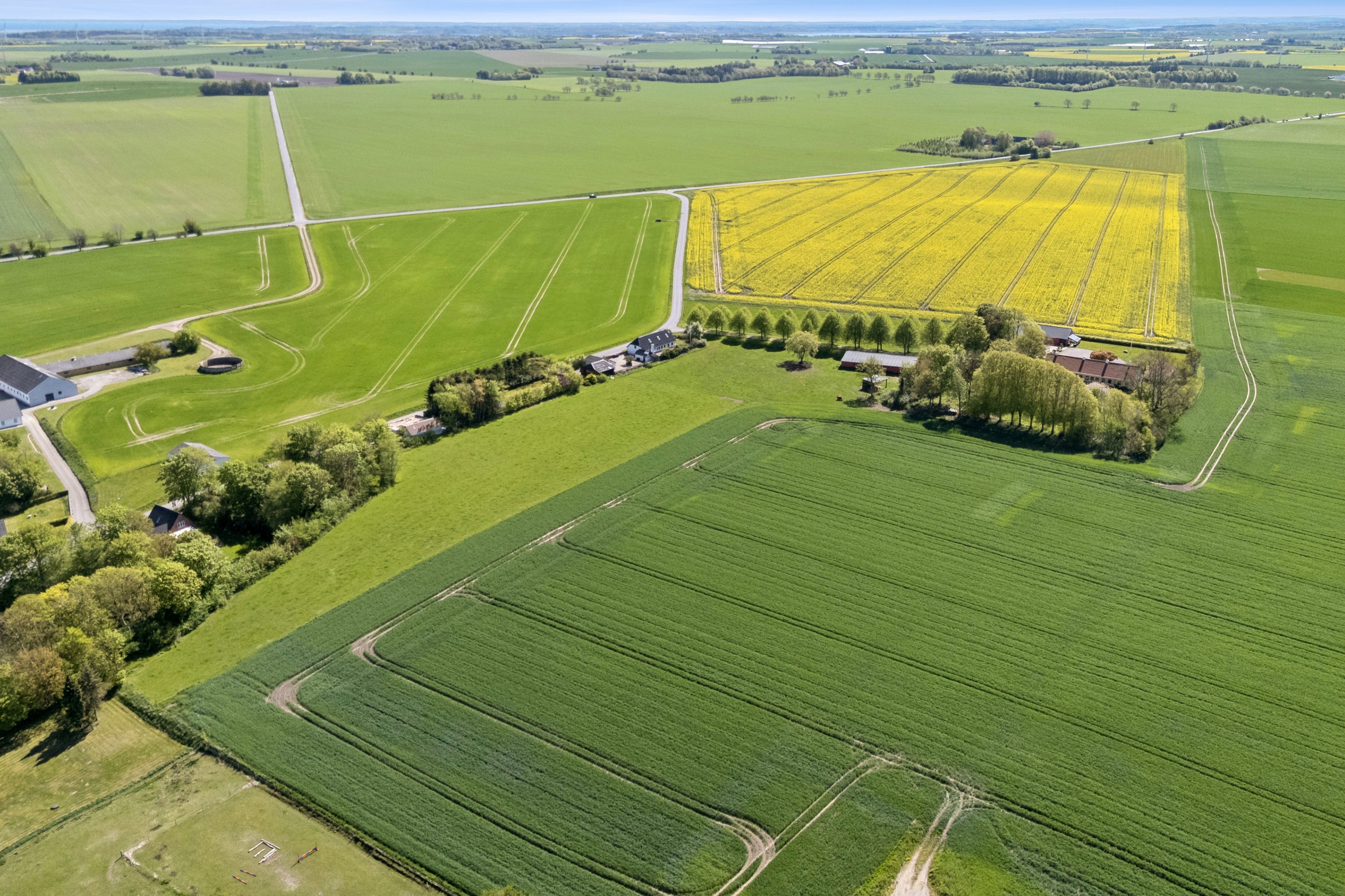 Fremhævet luftfoto billede i fuldskærmstilstand. Billede af Pedersmindevej 22, Kastbjerg, 8970 Havndal