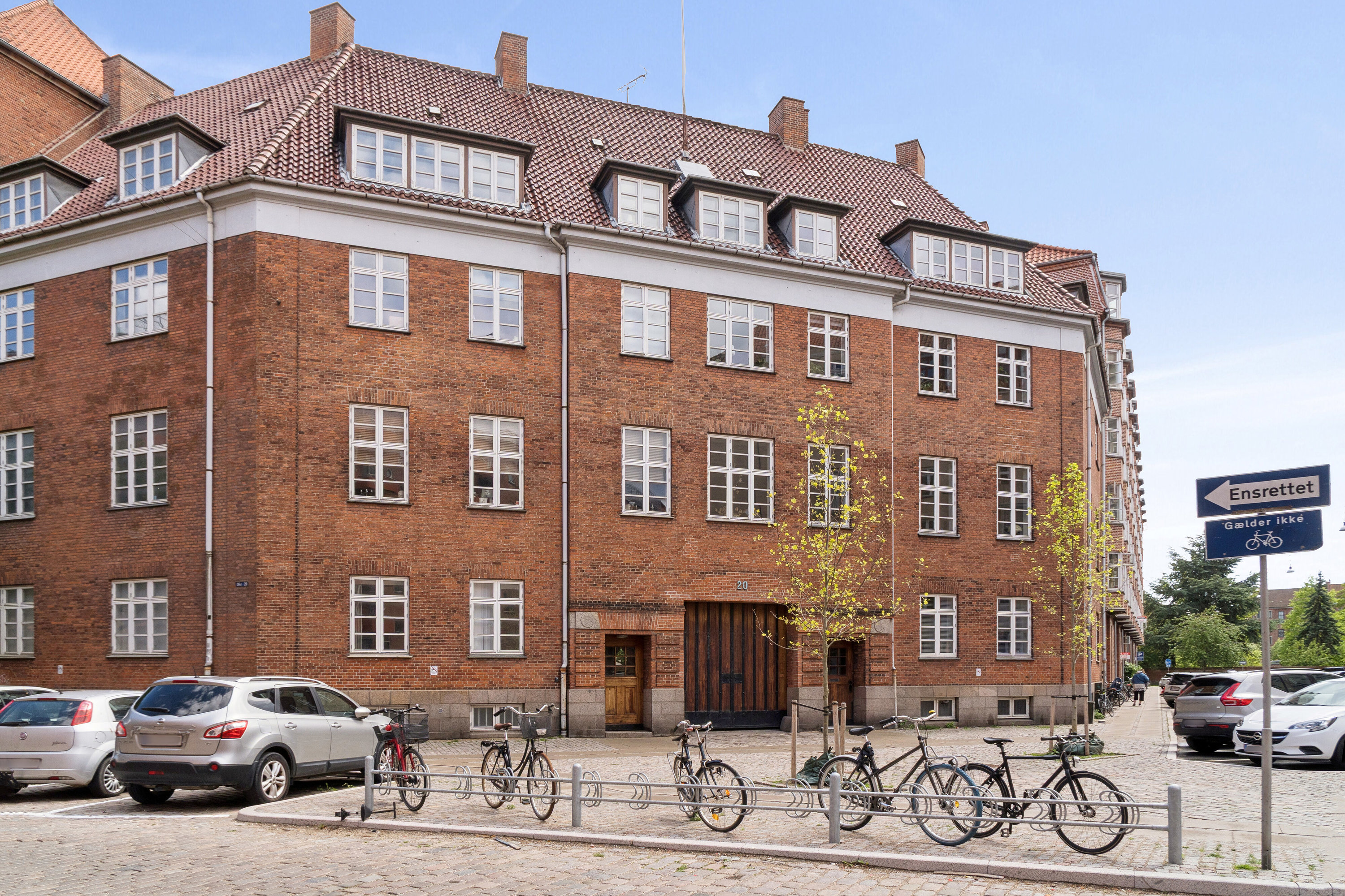 Fremhævet facade billede i fuldskærmstilstand. Billede af Uplandsgade 20, 3. tv., 2300 København S