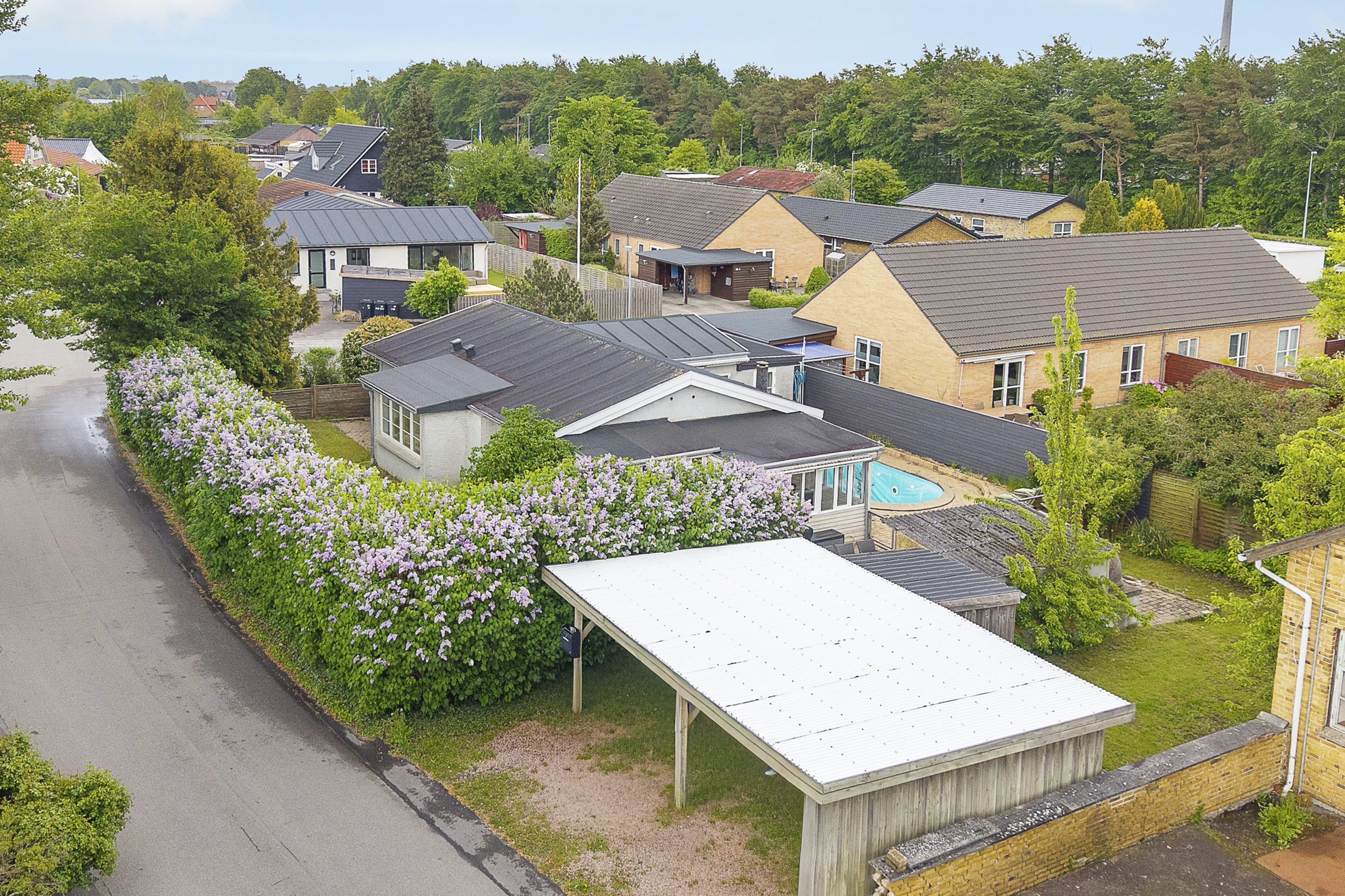 Fremhævet luftfoto billede i fuldskærmstilstand. Billede af Enggårdsvej 8, Anderup, 5270 Odense N