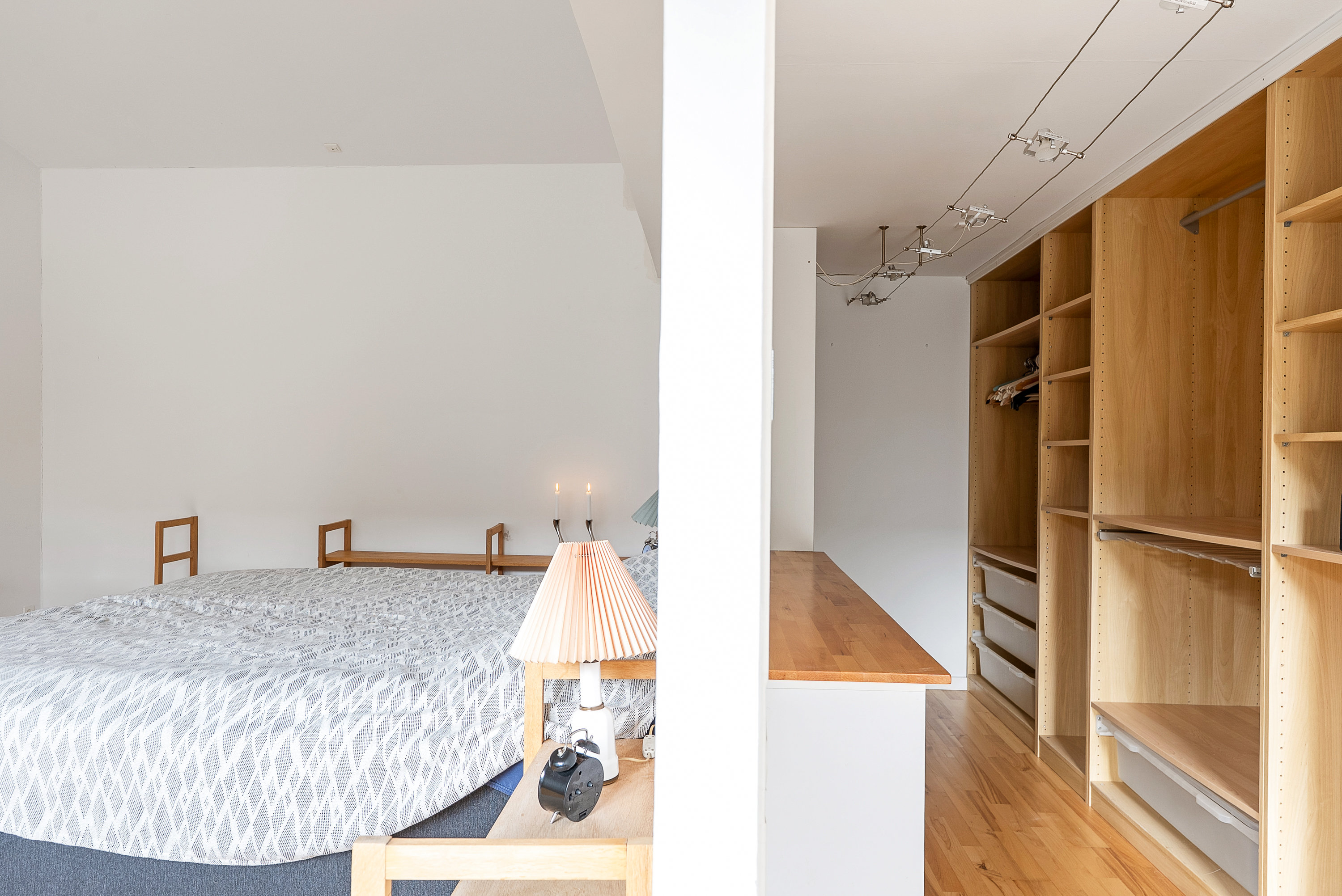 Fremhævet walkin closet billede i fuldskærmstilstand. Billede af Enggårdsvej 8, Anderup, 5270 Odense N