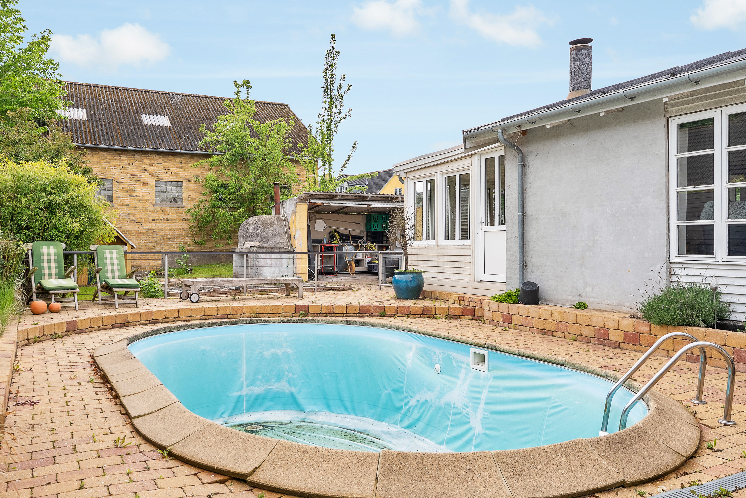 Fremhævet pool billede i fuldskærmstilstand. Billede af Enggårdsvej 8, Anderup, 5270 Odense N