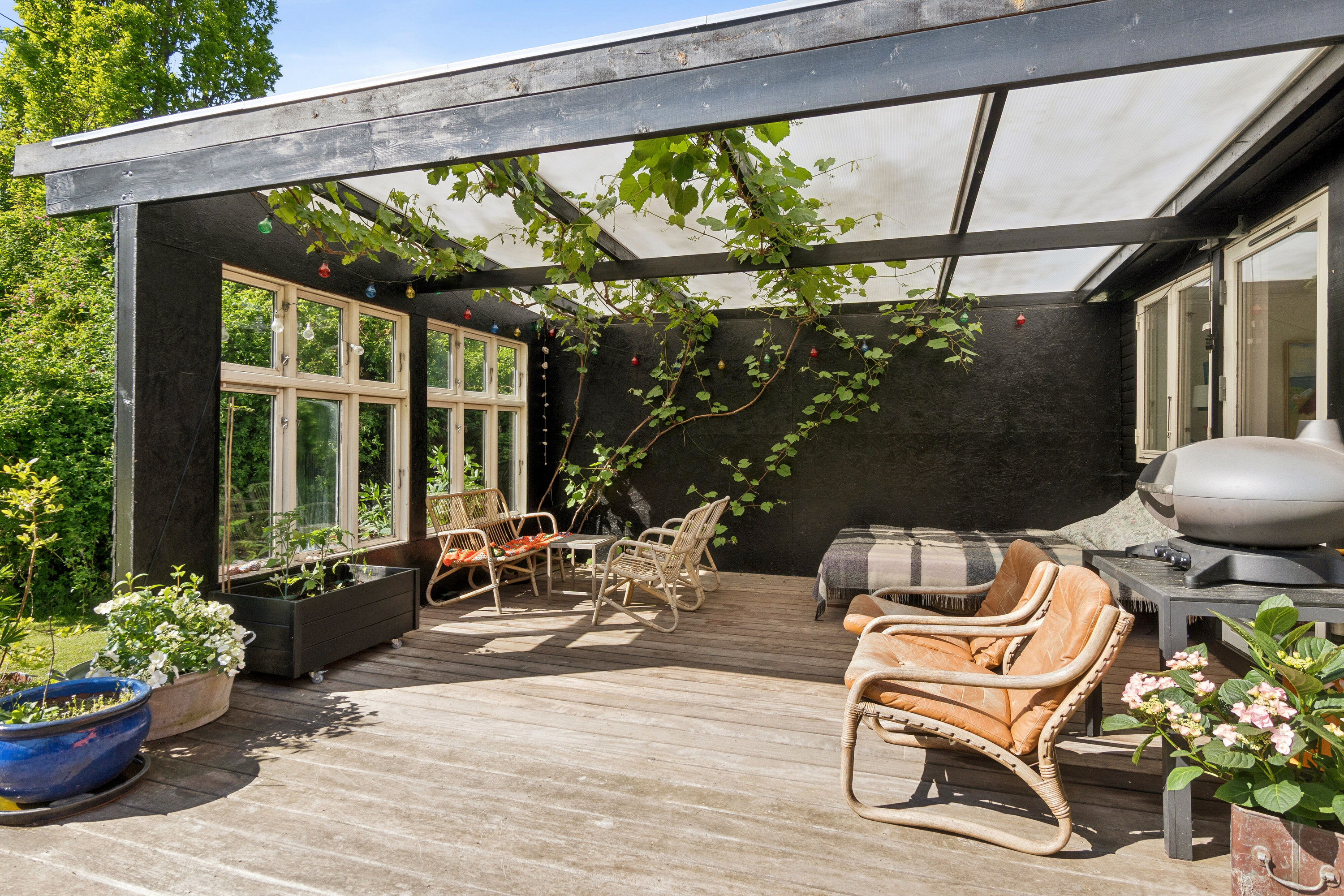 Fremhævet overdækket terrasse billede i fuldskærmstilstand. Billede af Ordrupvej 41A, Ordrup, 4540 Fårevejle