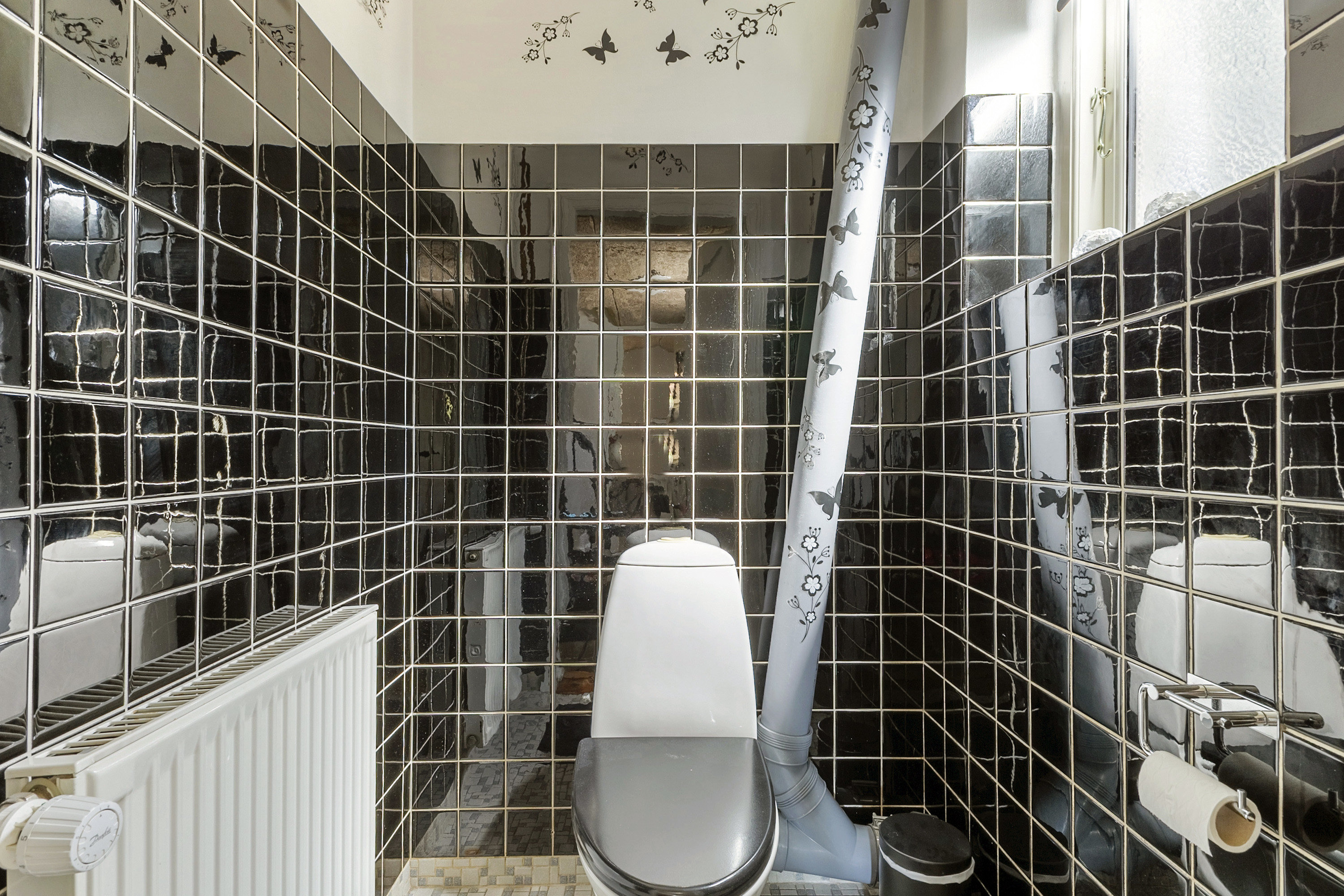 Fremhævet toilet billede i fuldskærmstilstand. Billede af Ved Lunden 6, Halsskov, 4220 Korsør