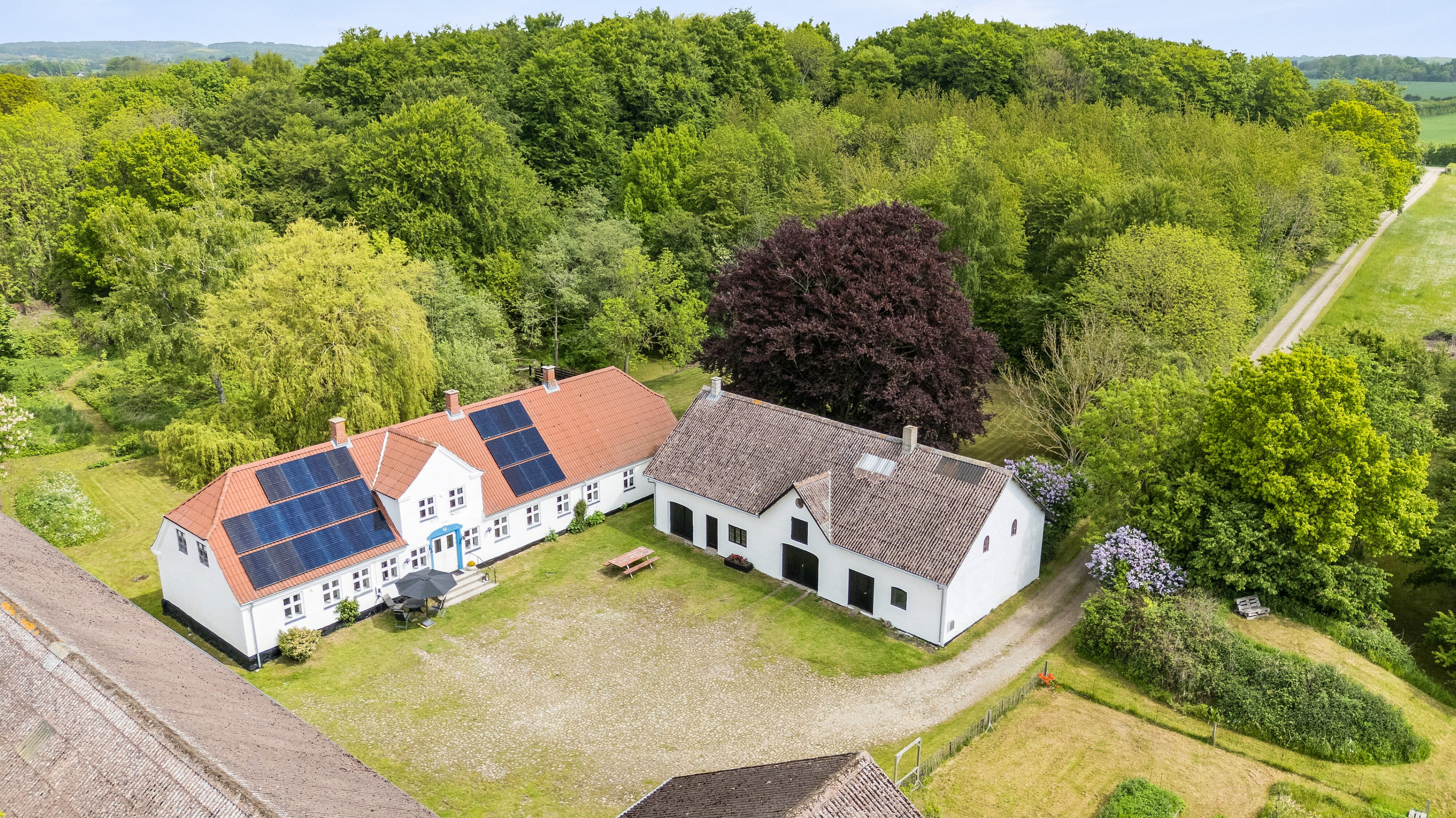 Fremhævet set fra vejen billede i fuldskærmstilstand. Billede af Balvej 16, 5762 Vester Skerninge
