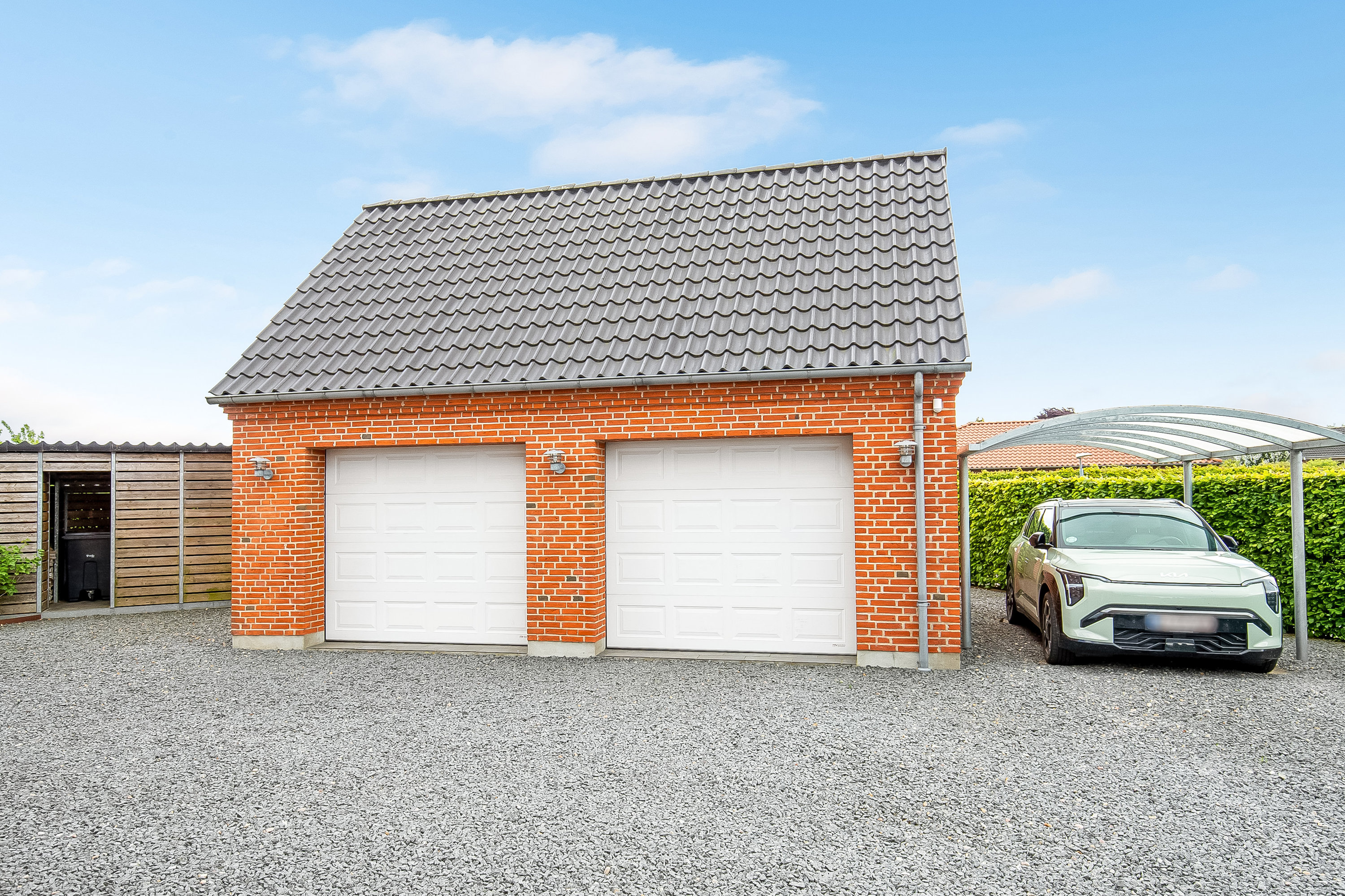 Fremhævet garage billede i fuldskærmstilstand. Billede af Kragelundvænget 64, 7080 Børkop