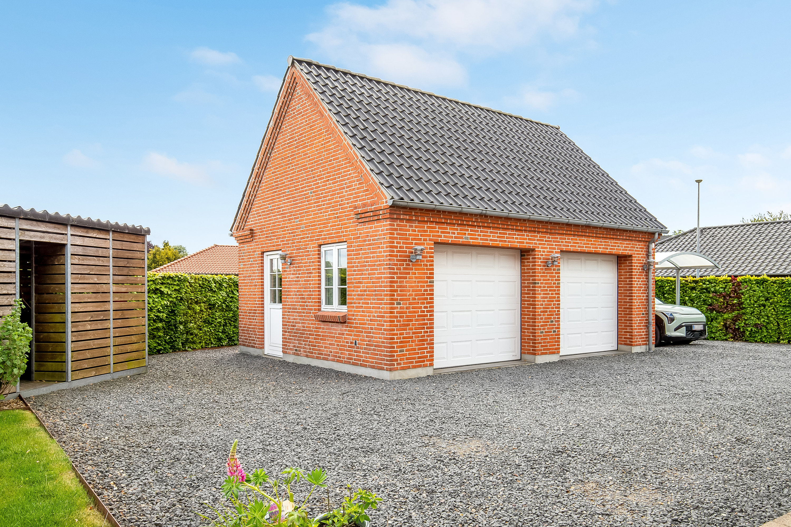 Fremhævet garage billede i fuldskærmstilstand. Billede af Kragelundvænget 64, 7080 Børkop