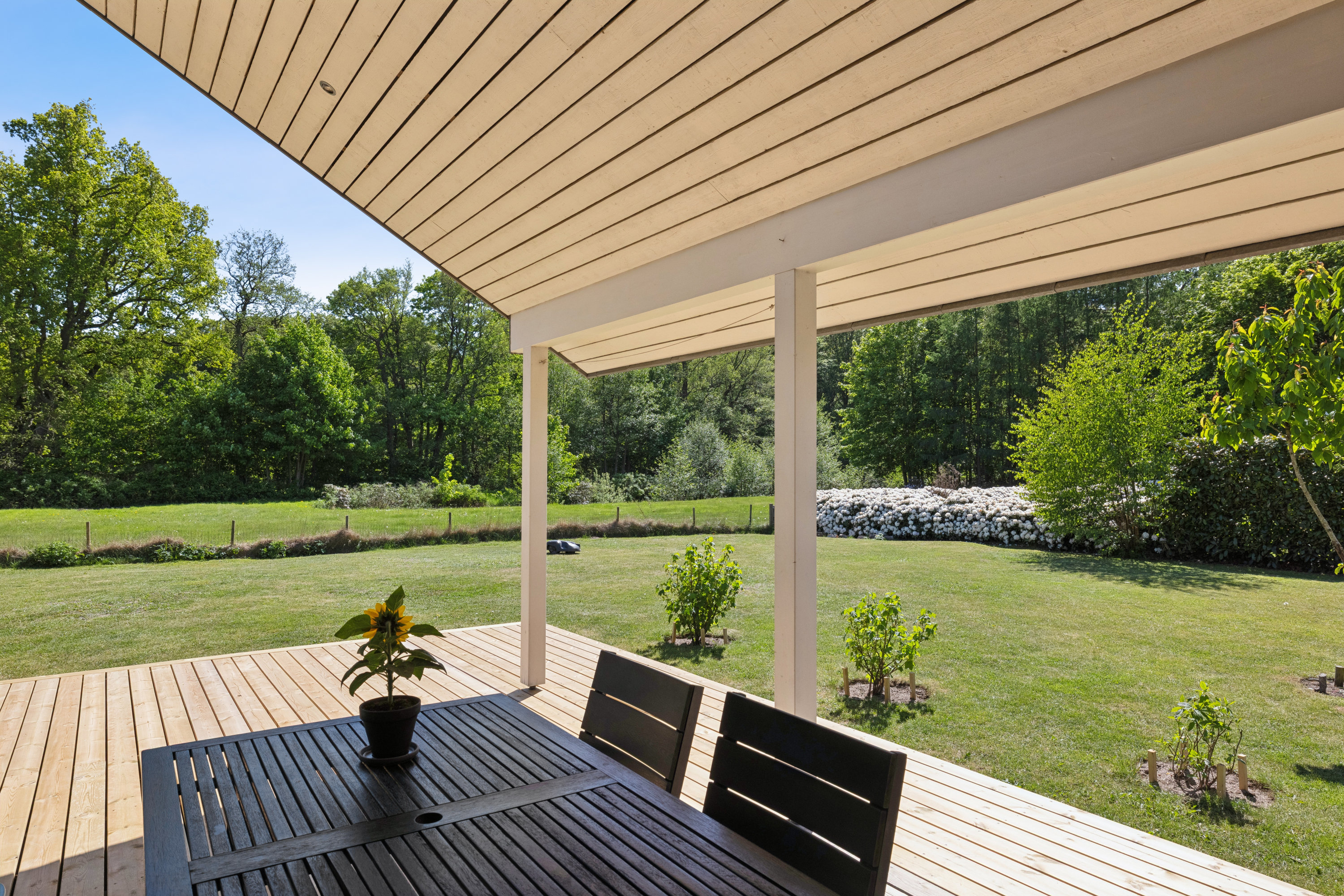 Fremhævet terrasse billede i fuldskærmstilstand. Billede af Stjernevej 11, Fjellerup Strand, 8585 Glesborg
