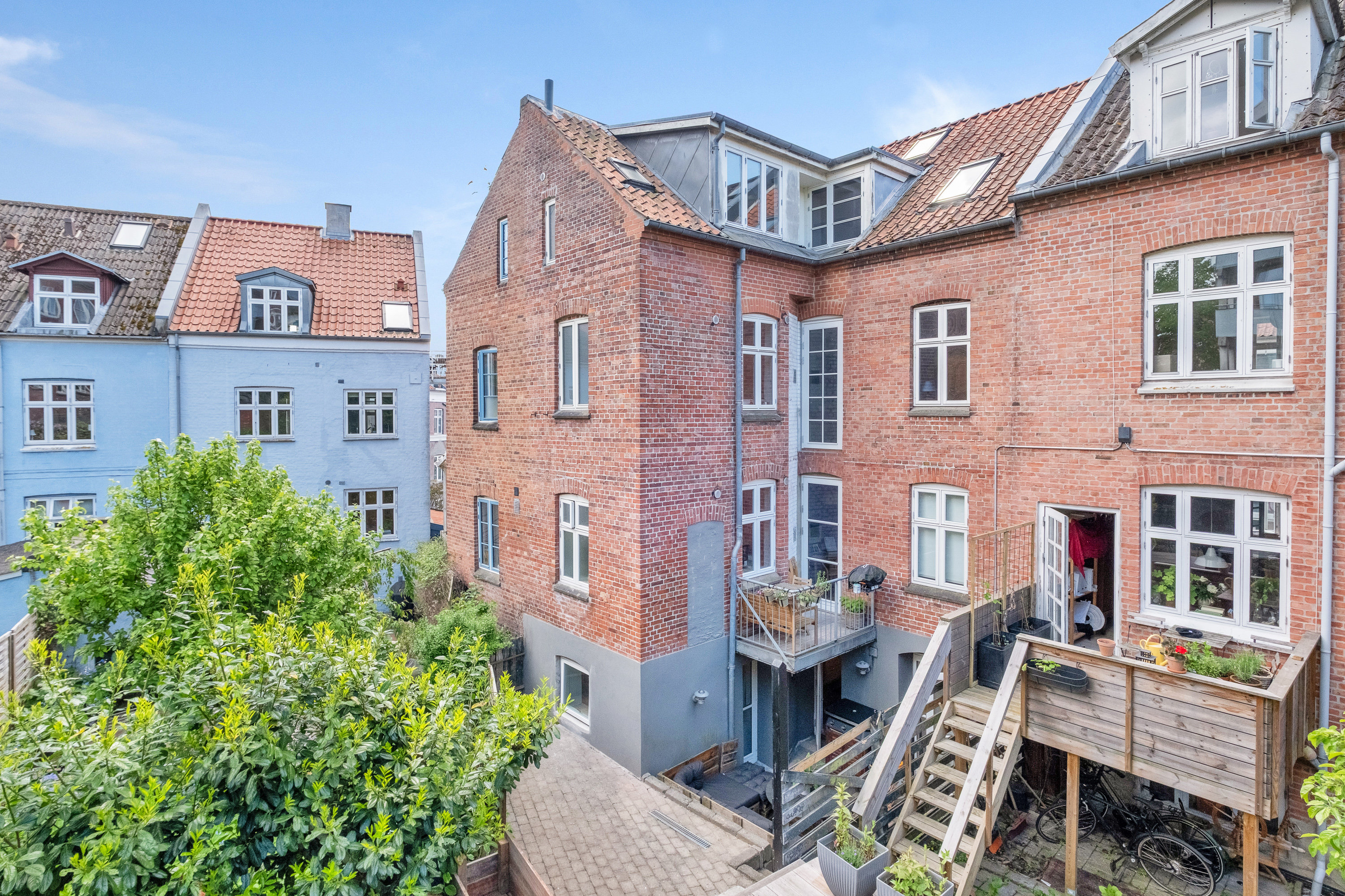 Fremhævet bag facade billede i fuldskærmstilstand. Billede af Lollandsgade 44, kld.., 8000 Aarhus C