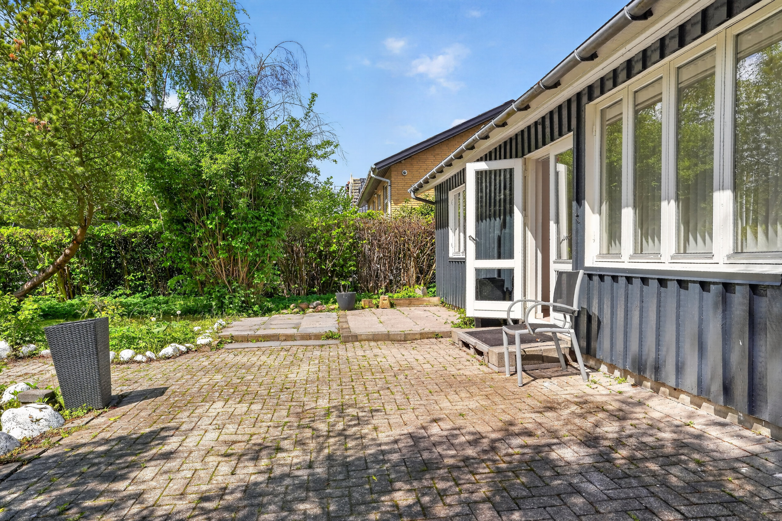 Fremhævet terrasse billede i fuldskærmstilstand. Billede af Bøgevænget 11, 2680 Solrød Strand