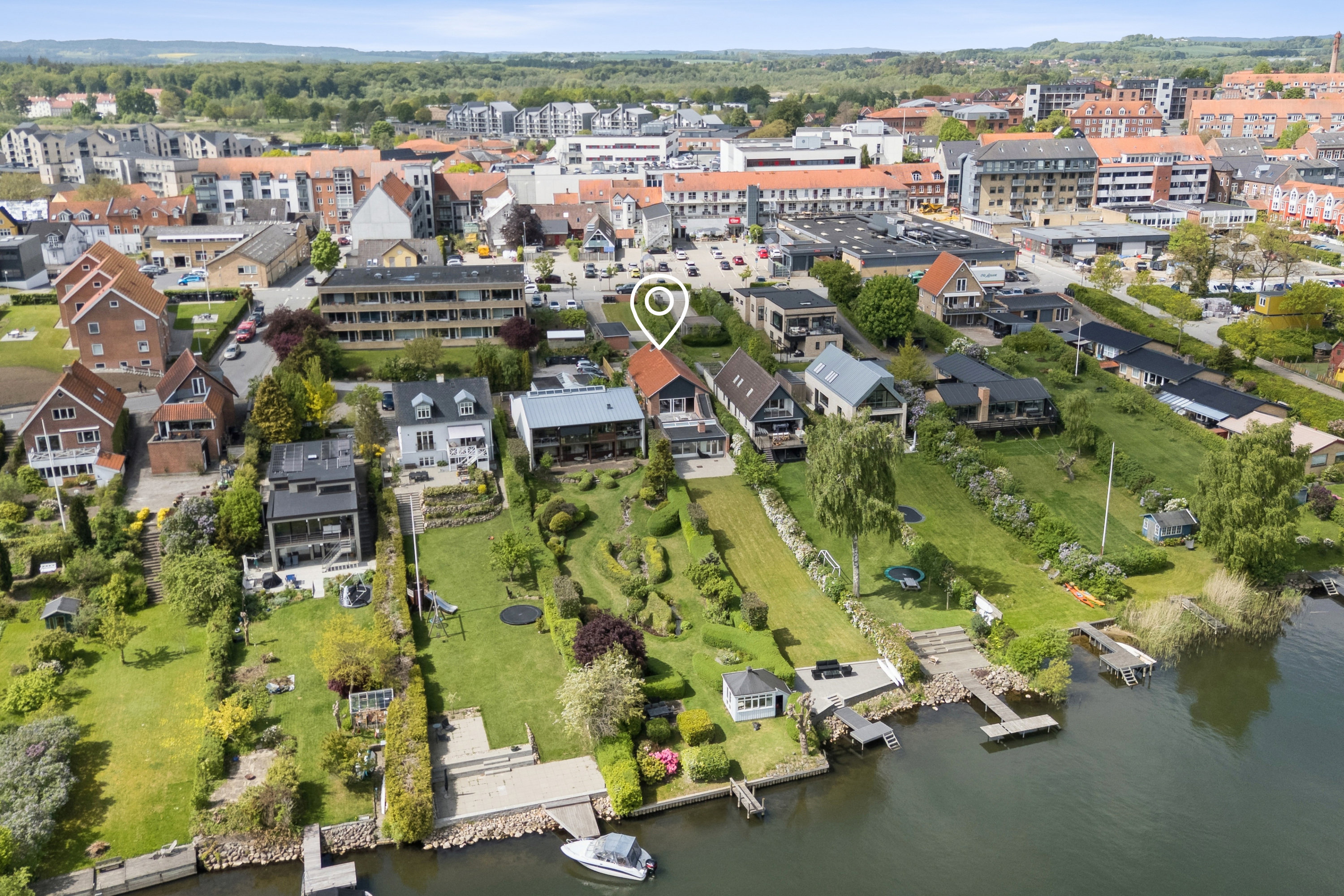 Fremhævet luftfoto billede i fuldskærmstilstand. Billede af Asylgade 17, 8660 Skanderborg