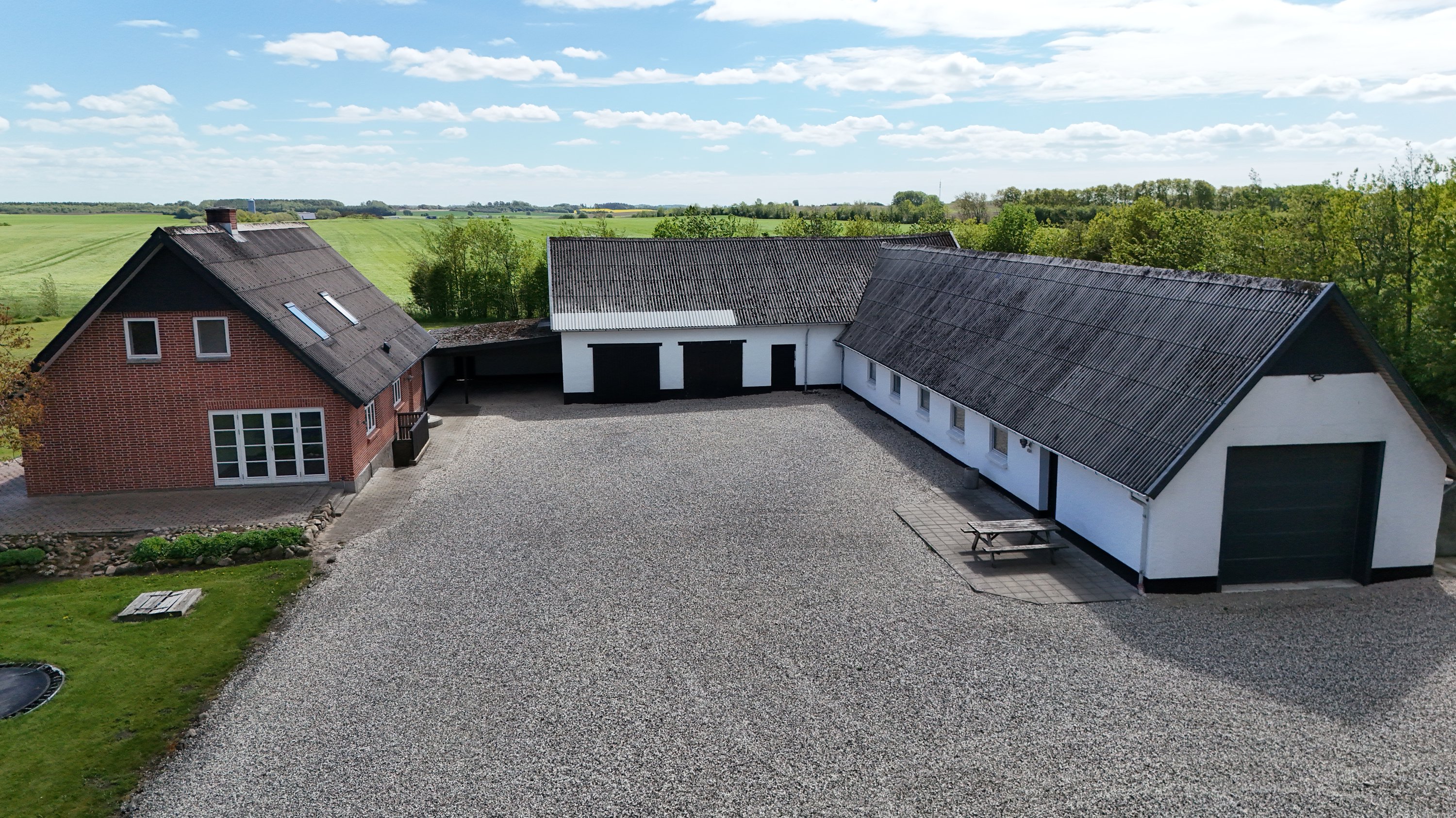 Fremhævet drone1 billede i fuldskærmstilstand. Billede af Rævebakken 4, Nr Onsild, 9500 Hobro