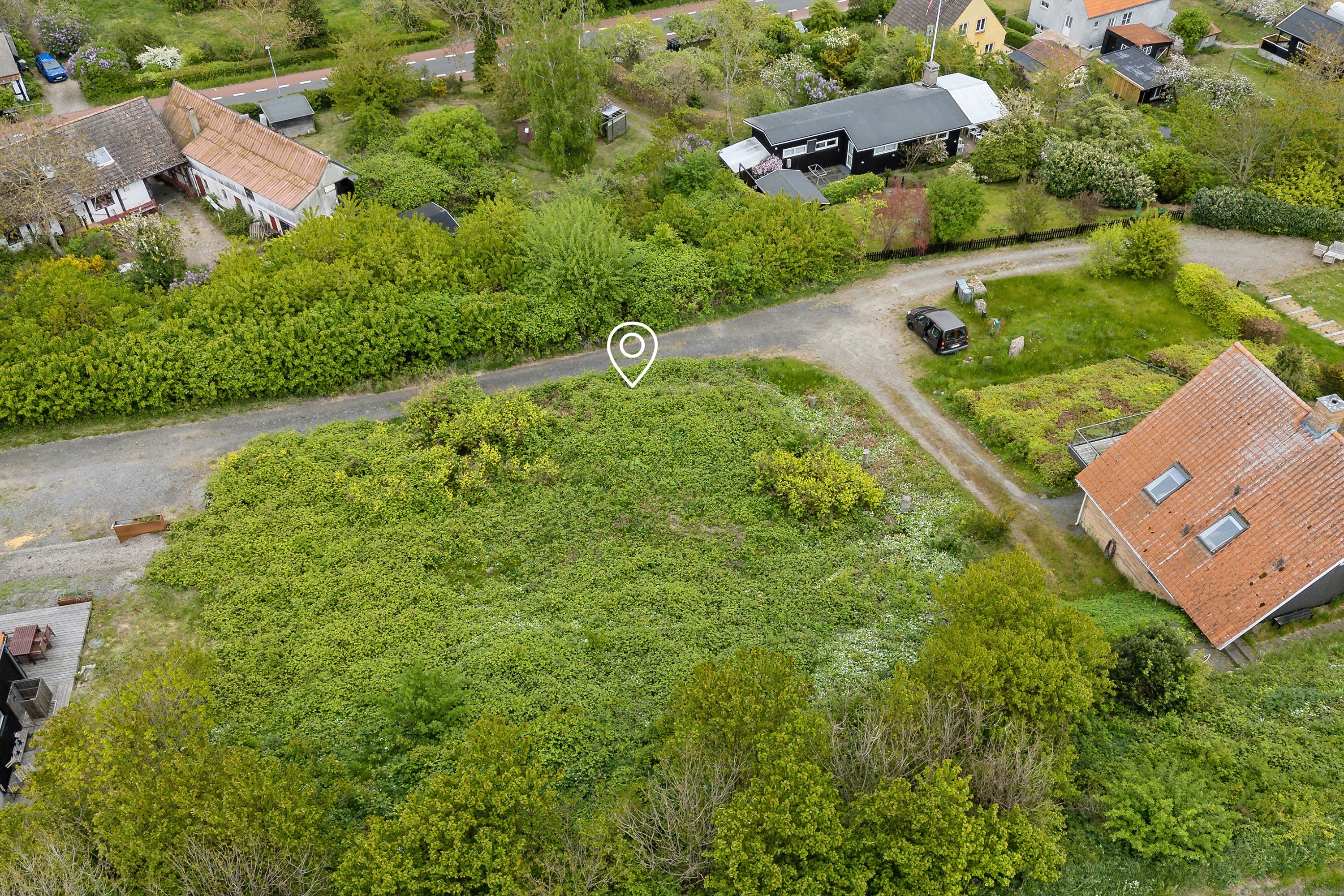 Fremhævet luftfoto billede i fuldskærmstilstand. Billede af Elverhøj 8, Listed, 3740 Svaneke