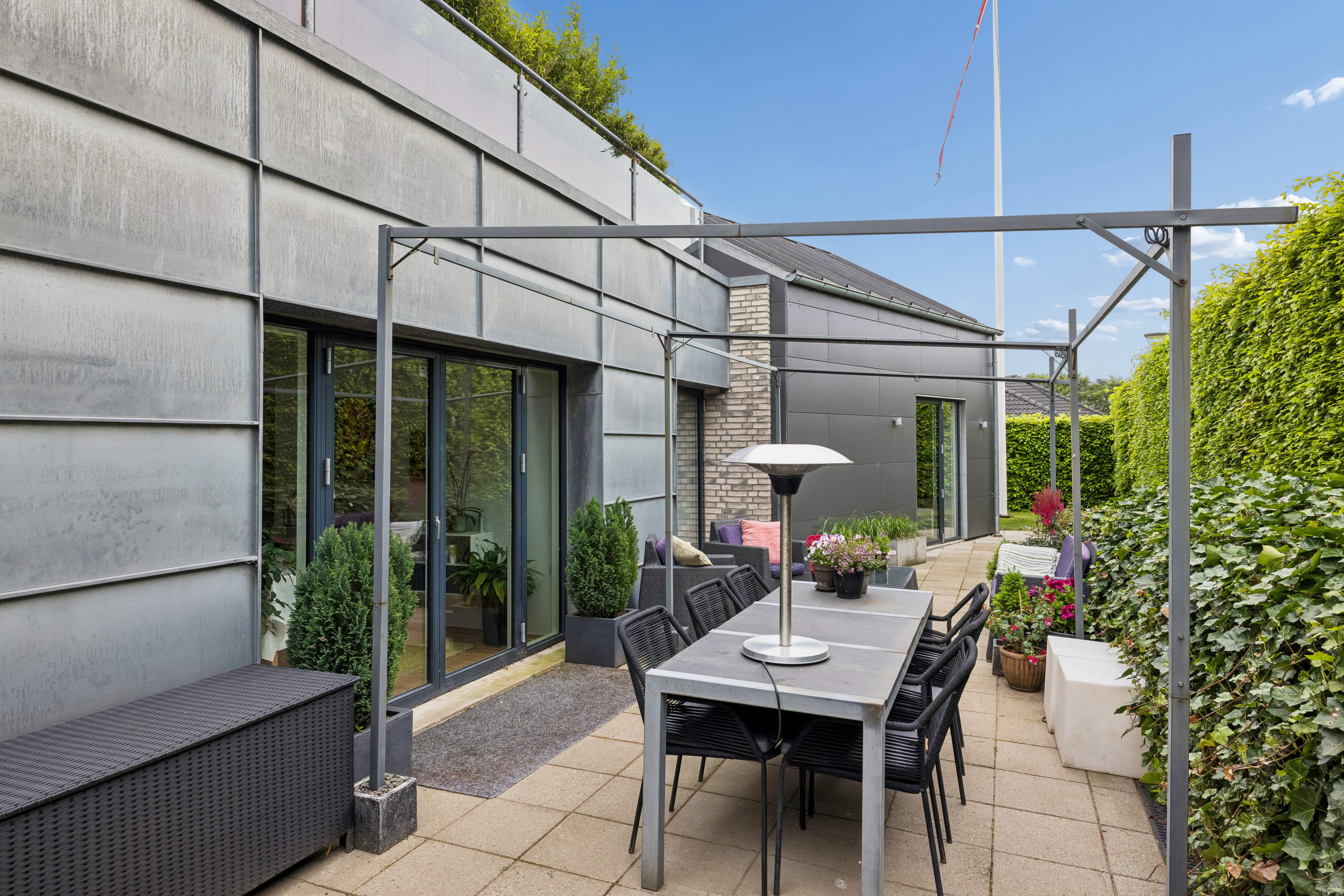 Fremhævet terrasse billede i fuldskærmstilstand. Billede af Liseborg Mark 92, 8800 Viborg