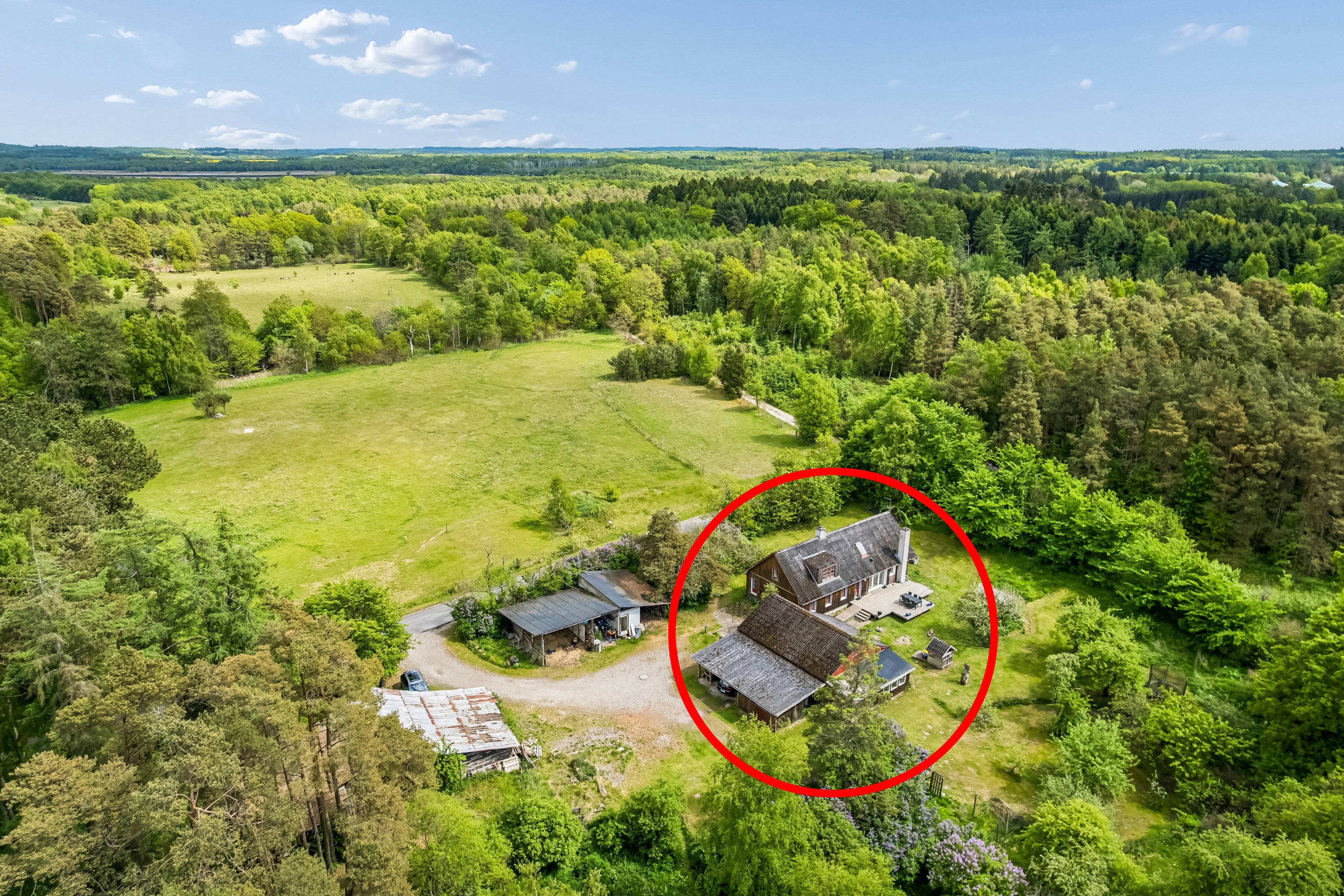 Fremhævet luftfoto billede i fuldskærmstilstand. Billede af Georgsmindevej 16, Tustrup, 8961 Allingåbro
