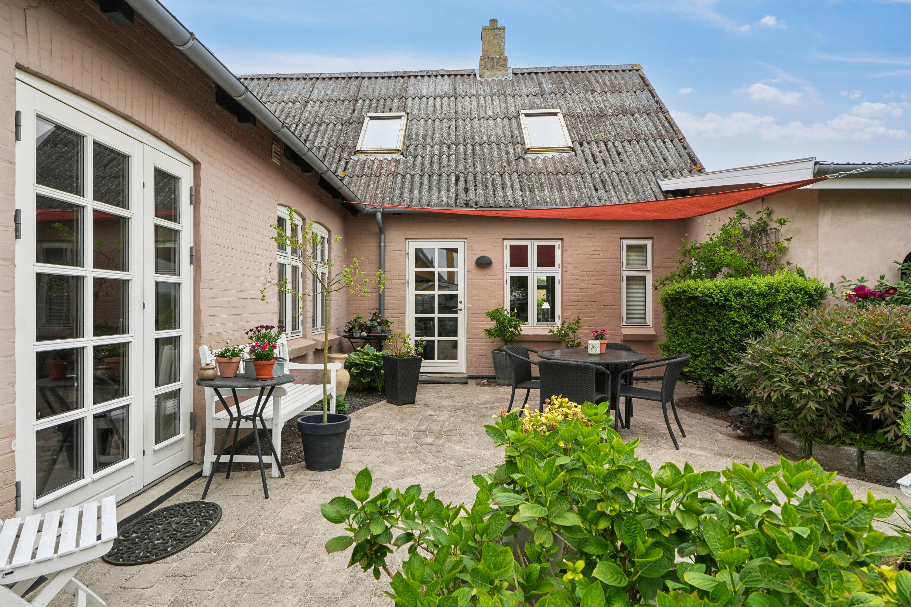 Fremhævet terrasse billede i fuldskærmstilstand. Billede af Søndre Landevej 27, Henninge, 5900 Rudkøbing
