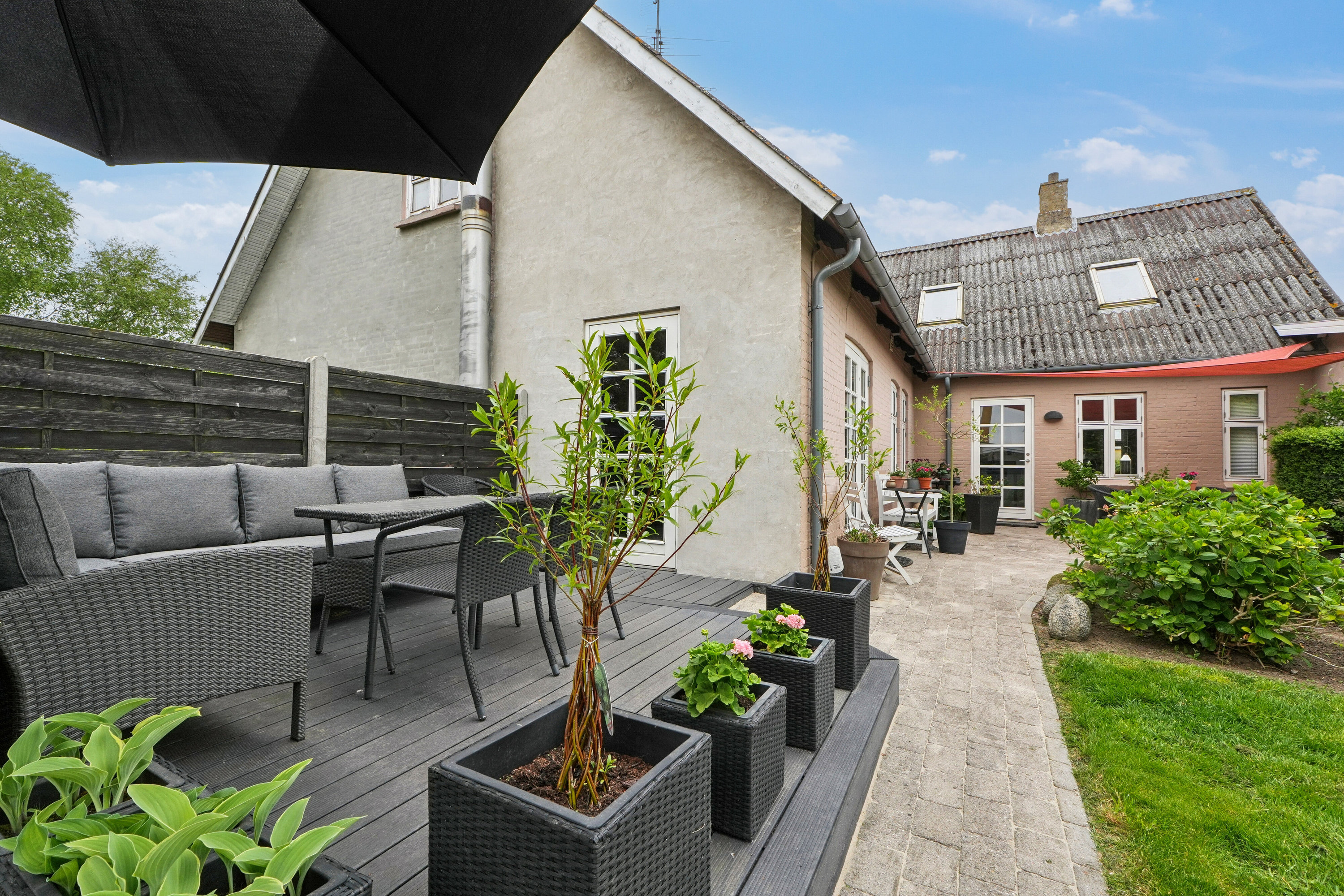 Fremhævet set fra haven billede i fuldskærmstilstand. Billede af Søndre Landevej 27, Henninge, 5900 Rudkøbing