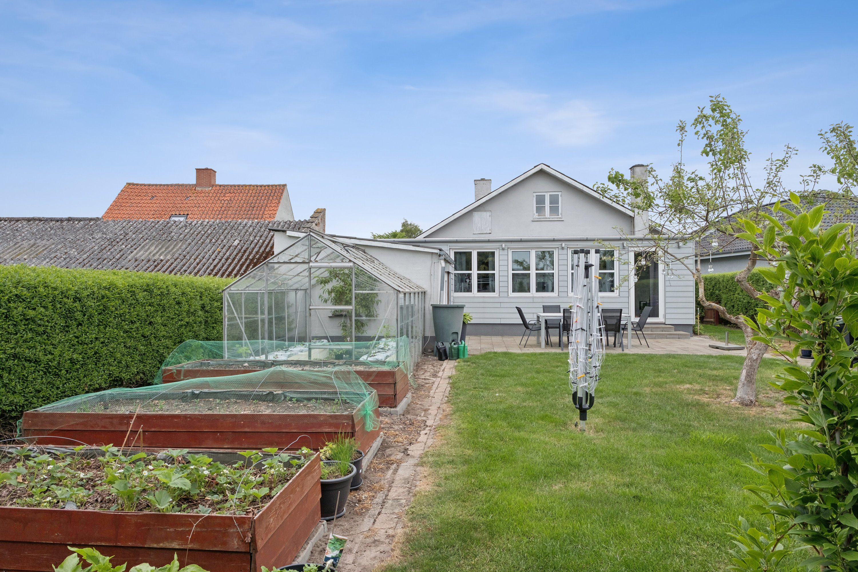 Fremhævet set fra haven billede i fuldskærmstilstand. Billede af Kastrupvej 28, 4760 Vordingborg