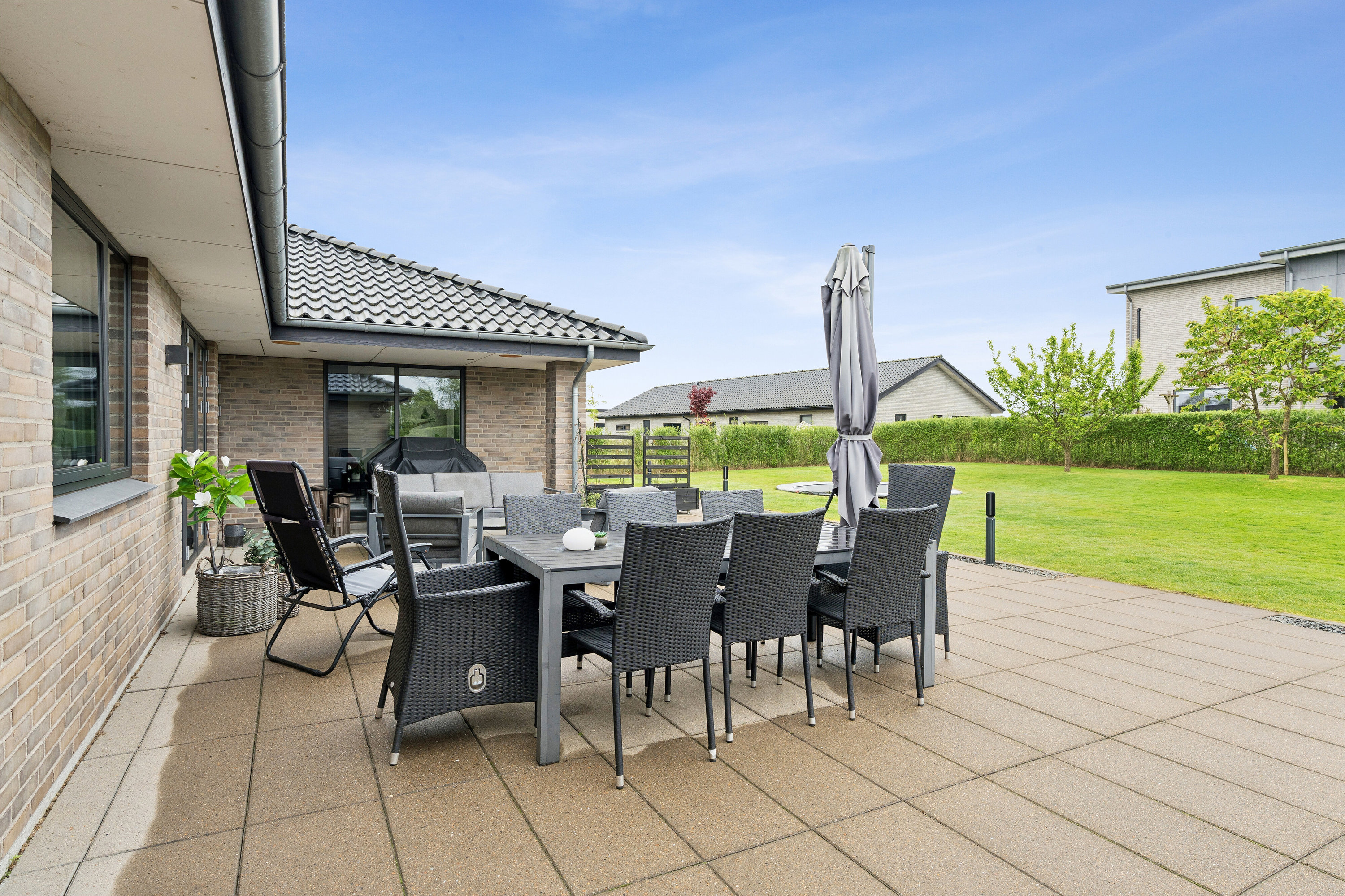 Fremhævet terrasse billede i fuldskærmstilstand. Billede af Bænkebideren 9, 7190 Billund