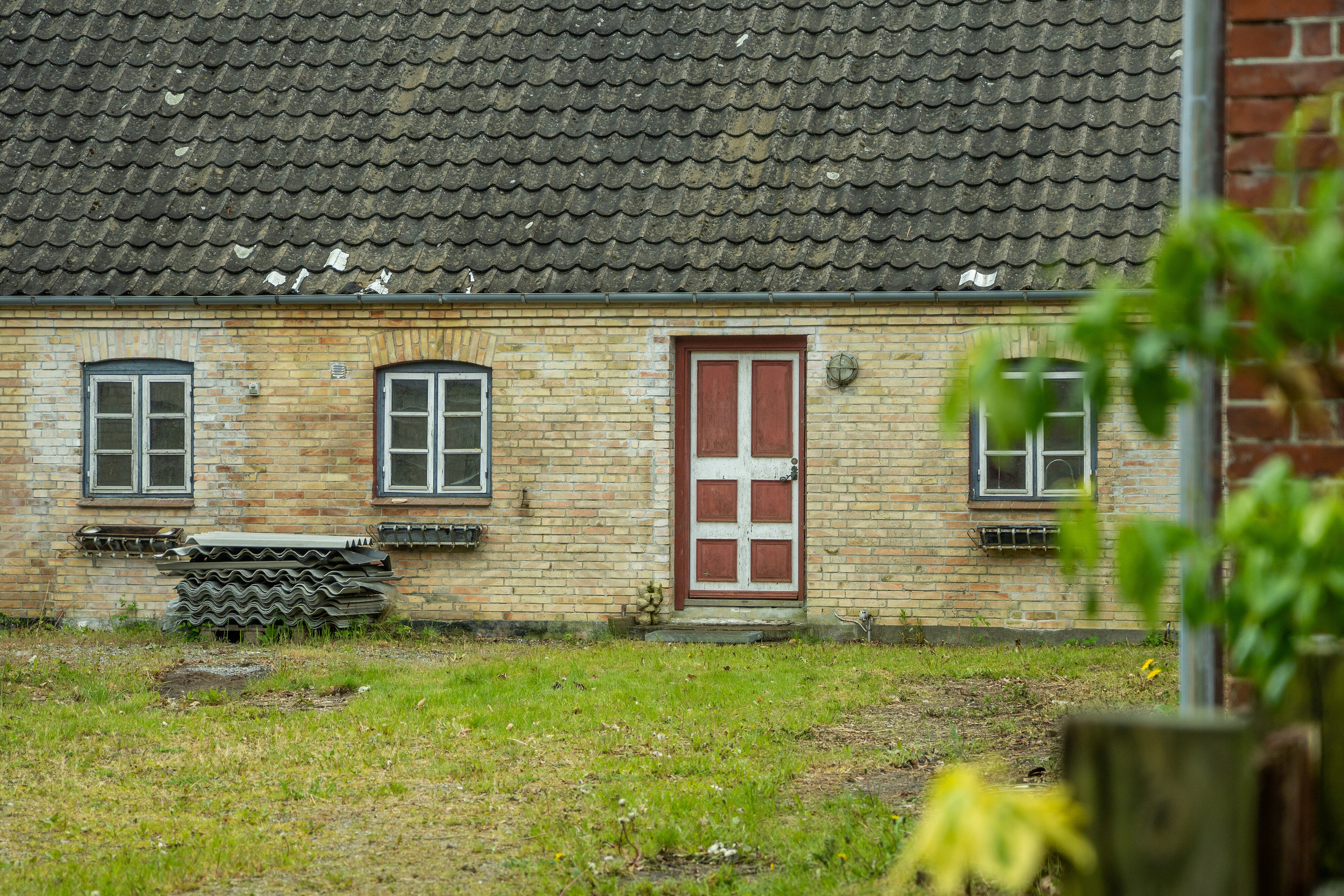 Fremhævet set fra haven billede i fuldskærmstilstand. Billede af Fårupvej 15, Fårup, 4700 Næstved