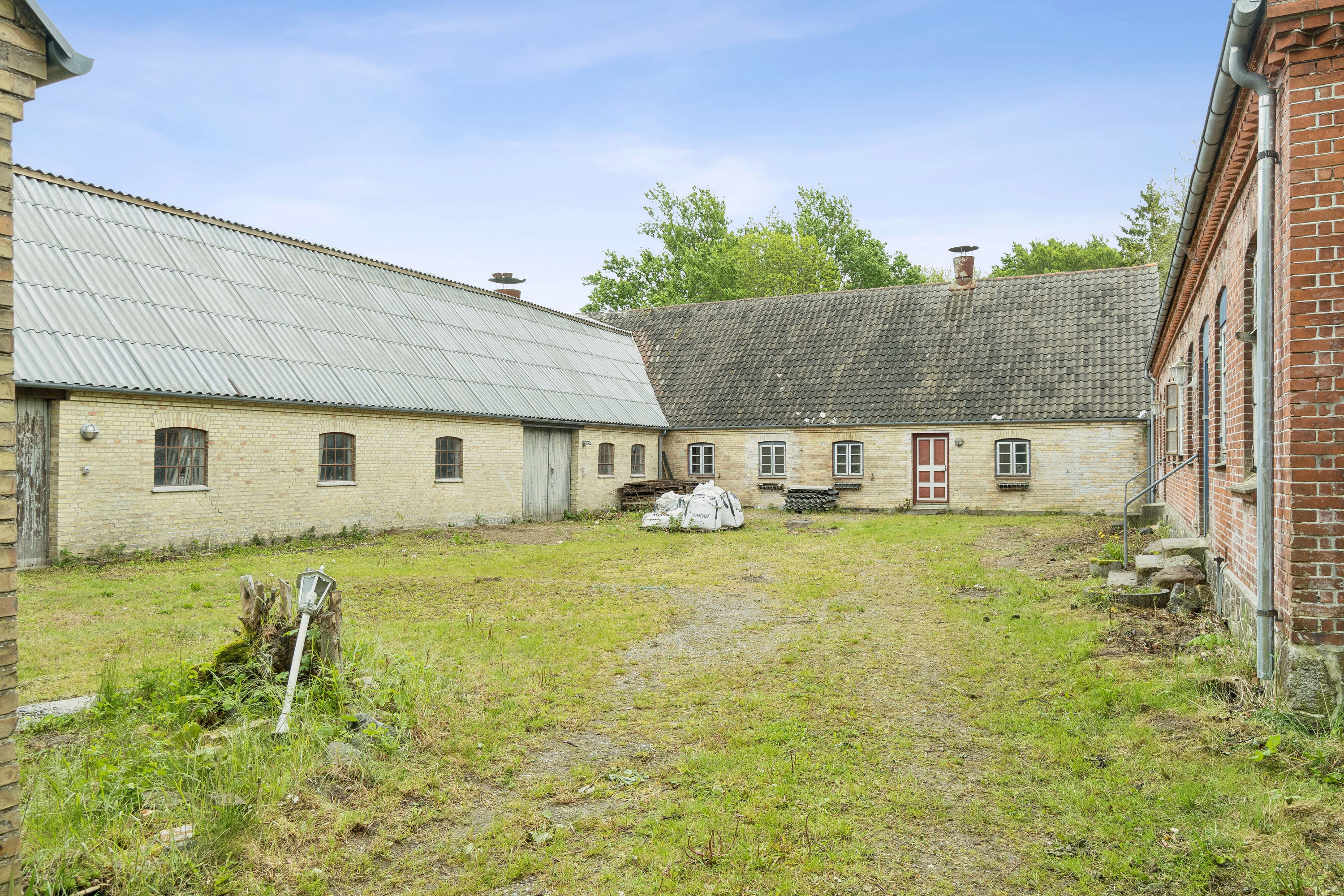 Fremhævet set fra haven billede i fuldskærmstilstand. Billede af Fårupvej 15, Fårup, 4700 Næstved