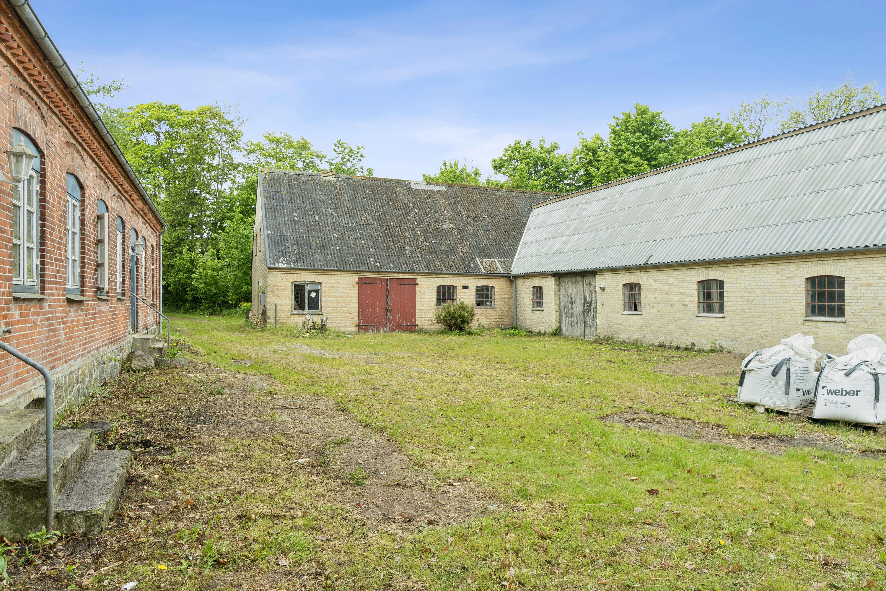 Fremhævet set fra haven billede i fuldskærmstilstand. Billede af Fårupvej 15, Fårup, 4700 Næstved
