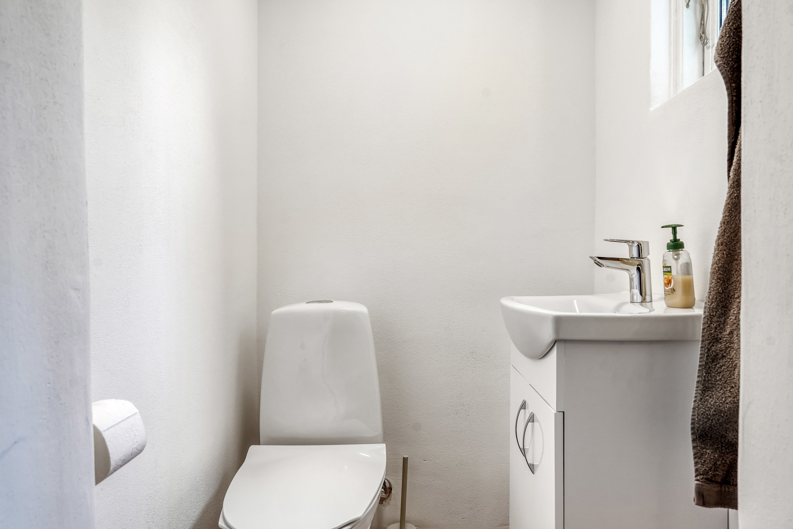 Fremhævet toilet billede i fuldskærmstilstand. Billede af Enghavevej 12, 5230 Odense M