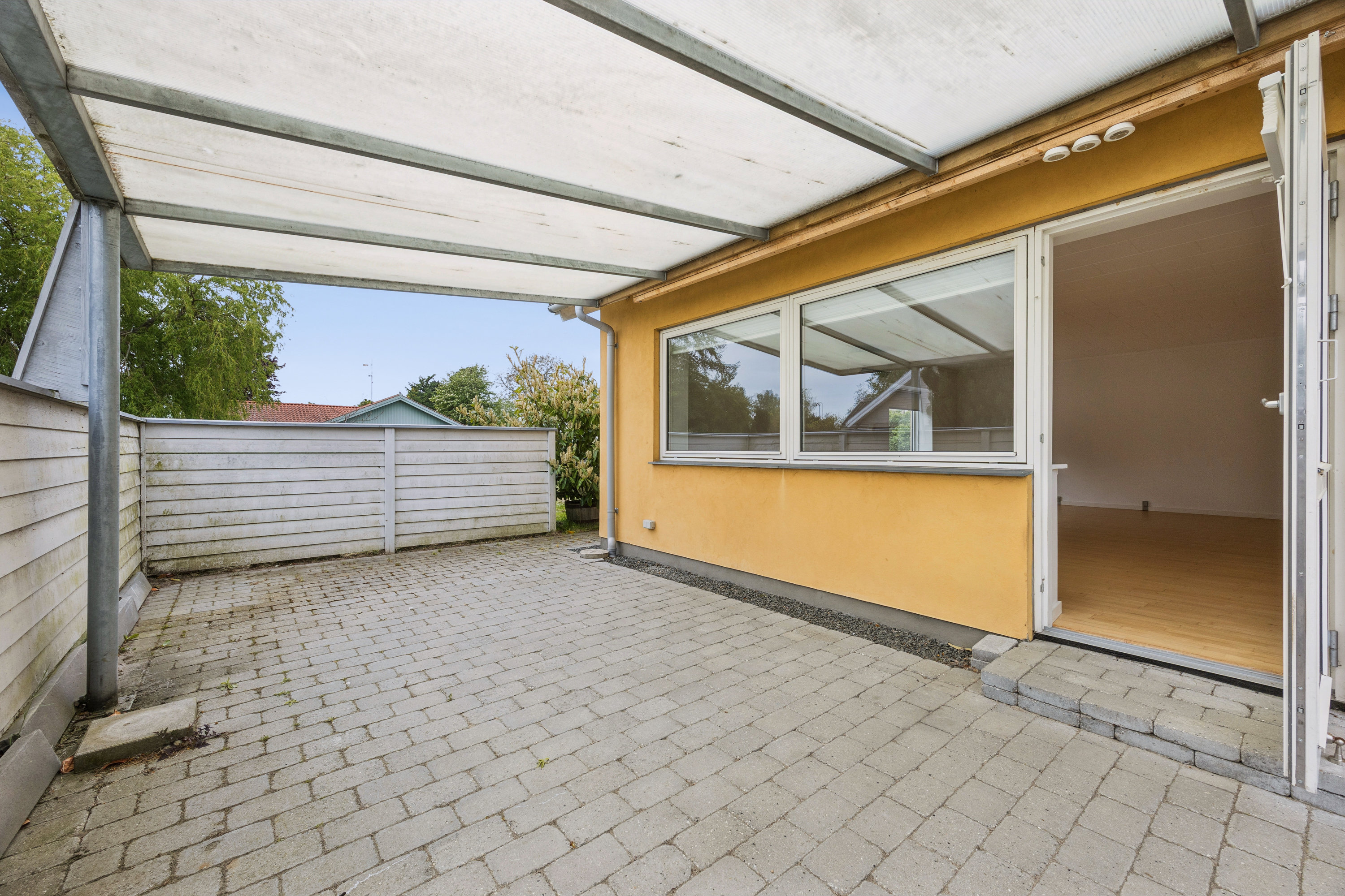 Fremhævet terrasse billede i fuldskærmstilstand. Billede af Dortheavej 9, Bjælkerup, 4660 Store Heddinge