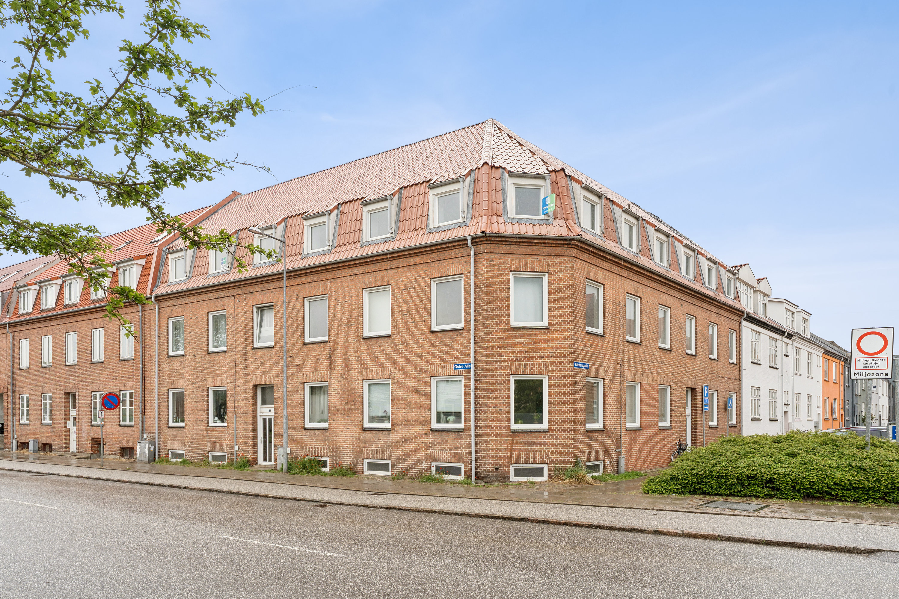 Fremhævet andet billede i fuldskærmstilstand. Billede af Østre Alle 42, 2. th., 9000 Aalborg