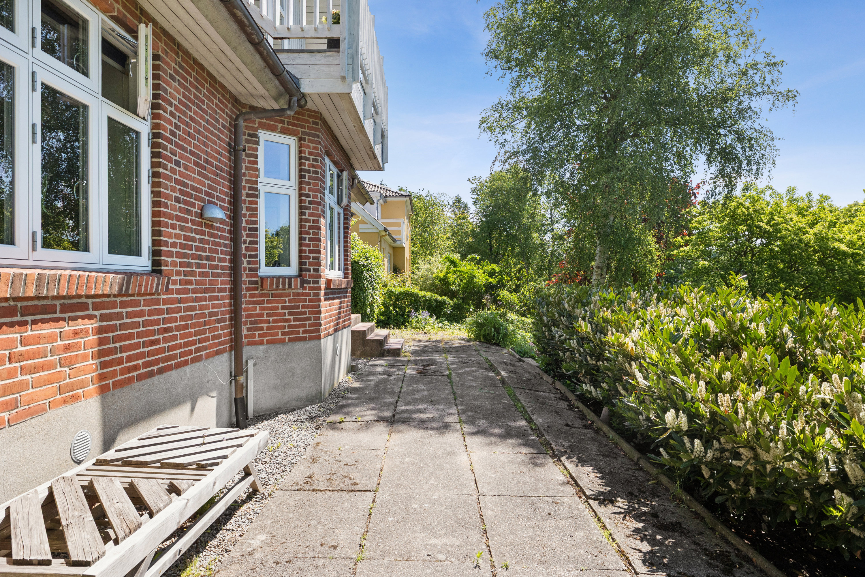 Fremhævet terrasse billede i fuldskærmstilstand. Billede af Alleen 4, 9610 Nørager