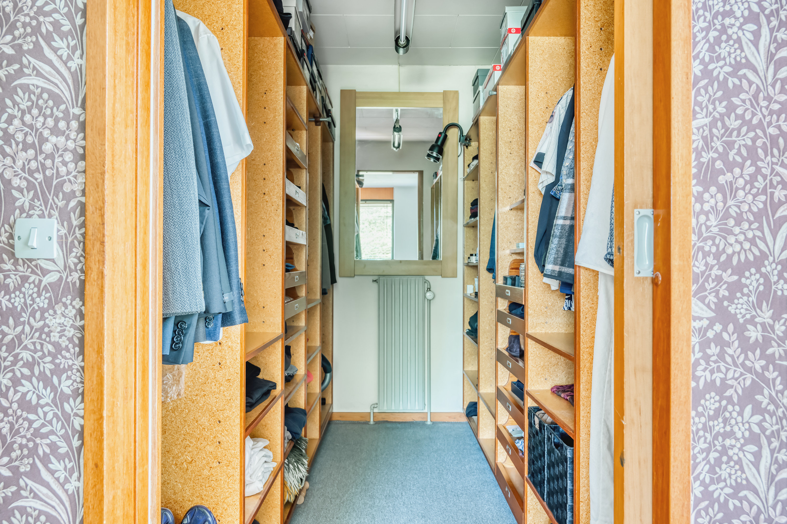 Fremhævet walkin closet billede i fuldskærmstilstand. Billede af Egevænget 9, 4800 Nykøbing F