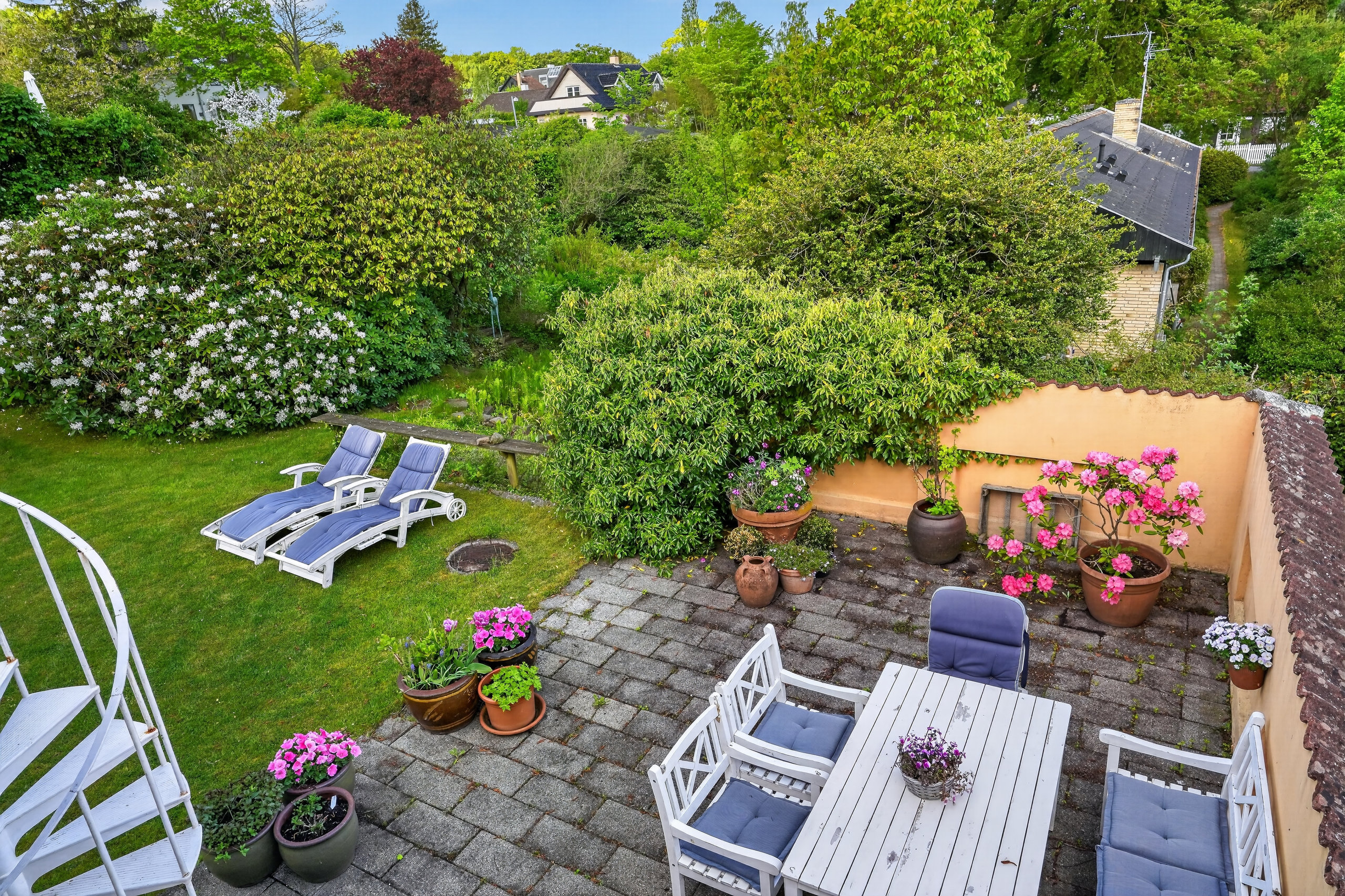 Fremhævet terrasse billede i fuldskærmstilstand. Billede af Gl Strandvej 234, 3050 Humlebæk