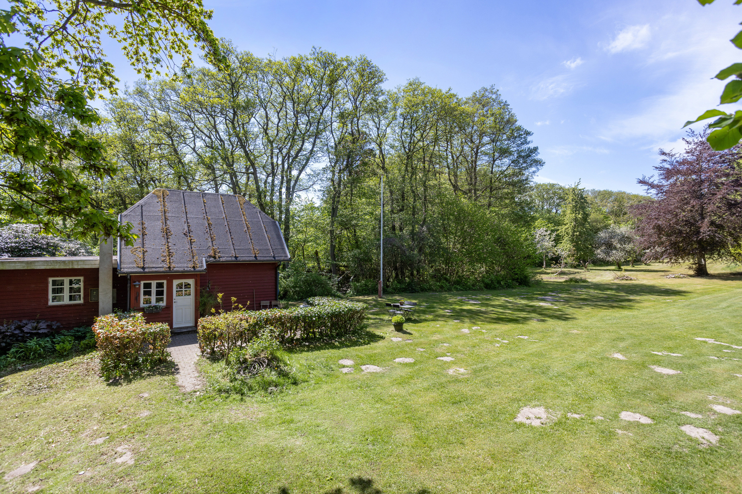 Fremhævet facade billede i fuldskærmstilstand. Billede af Nordostvej 42, Voerså, 9300 Sæby