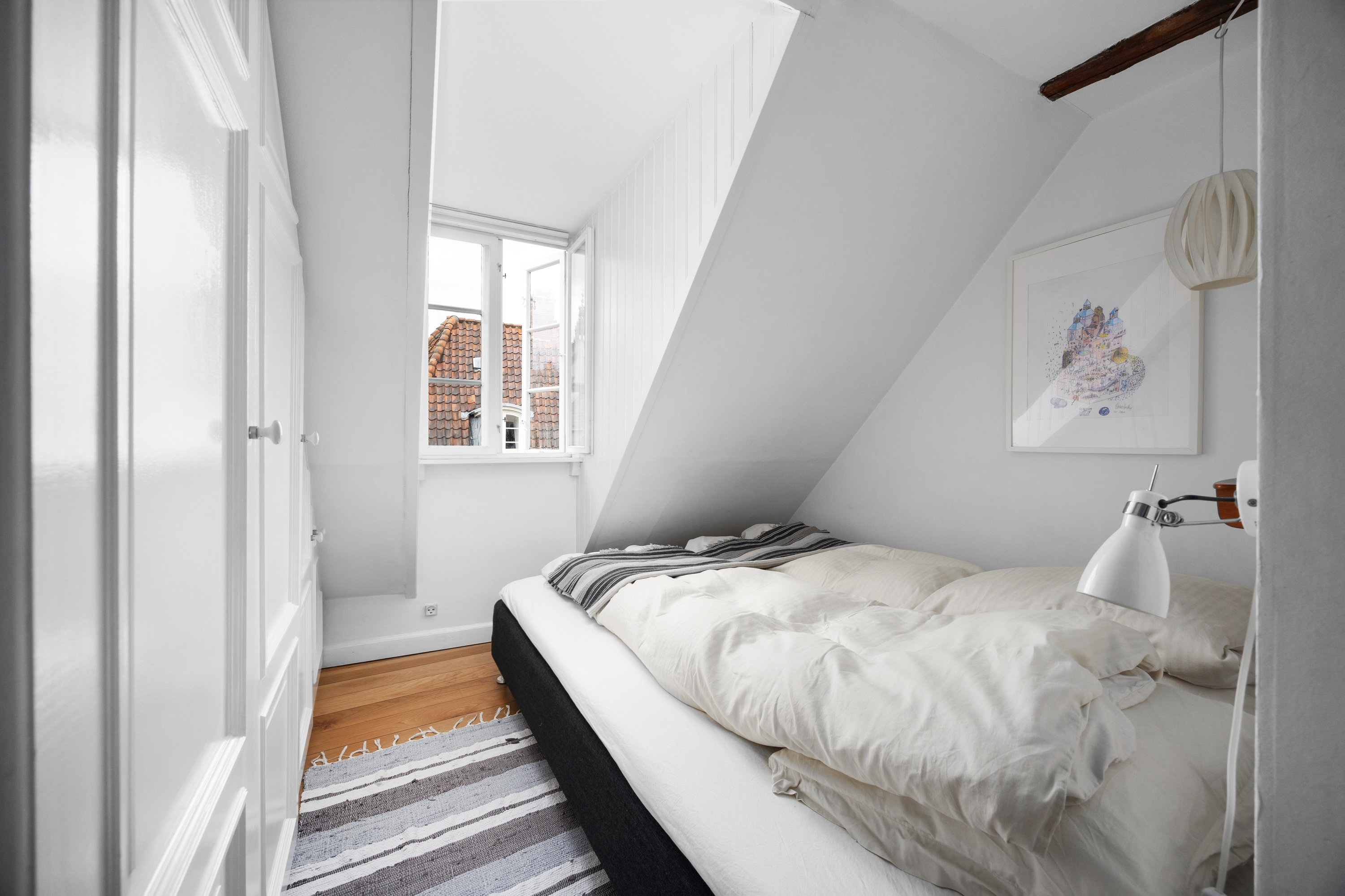 Fremhævet  billede i fuldskærmstilstand. Billede af Kompagnistræde 2, 2. th., 1208 København K