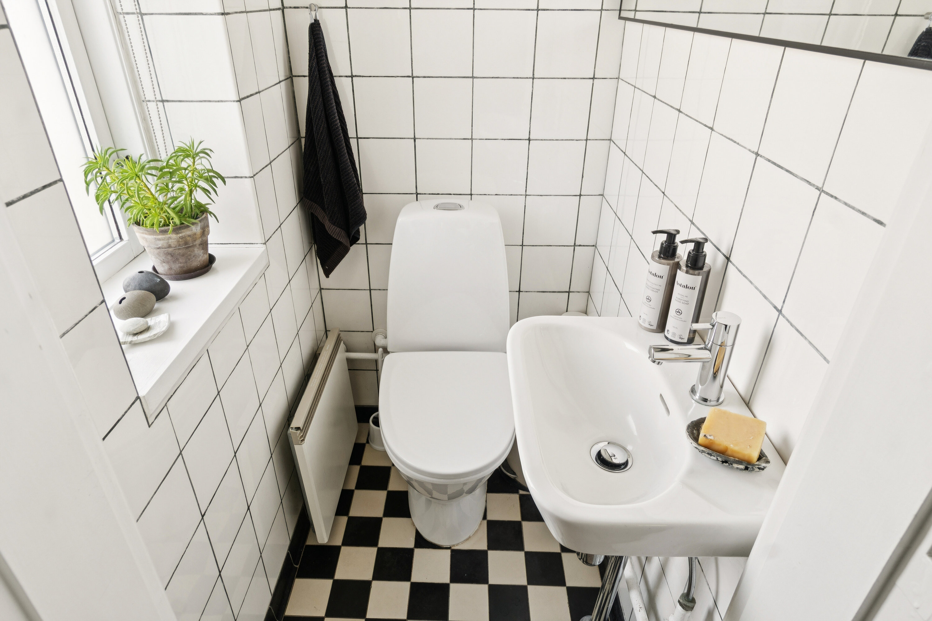 Fremhævet toilet billede i fuldskærmstilstand. Billede af Egebæksvej 11, 8270 Højbjerg