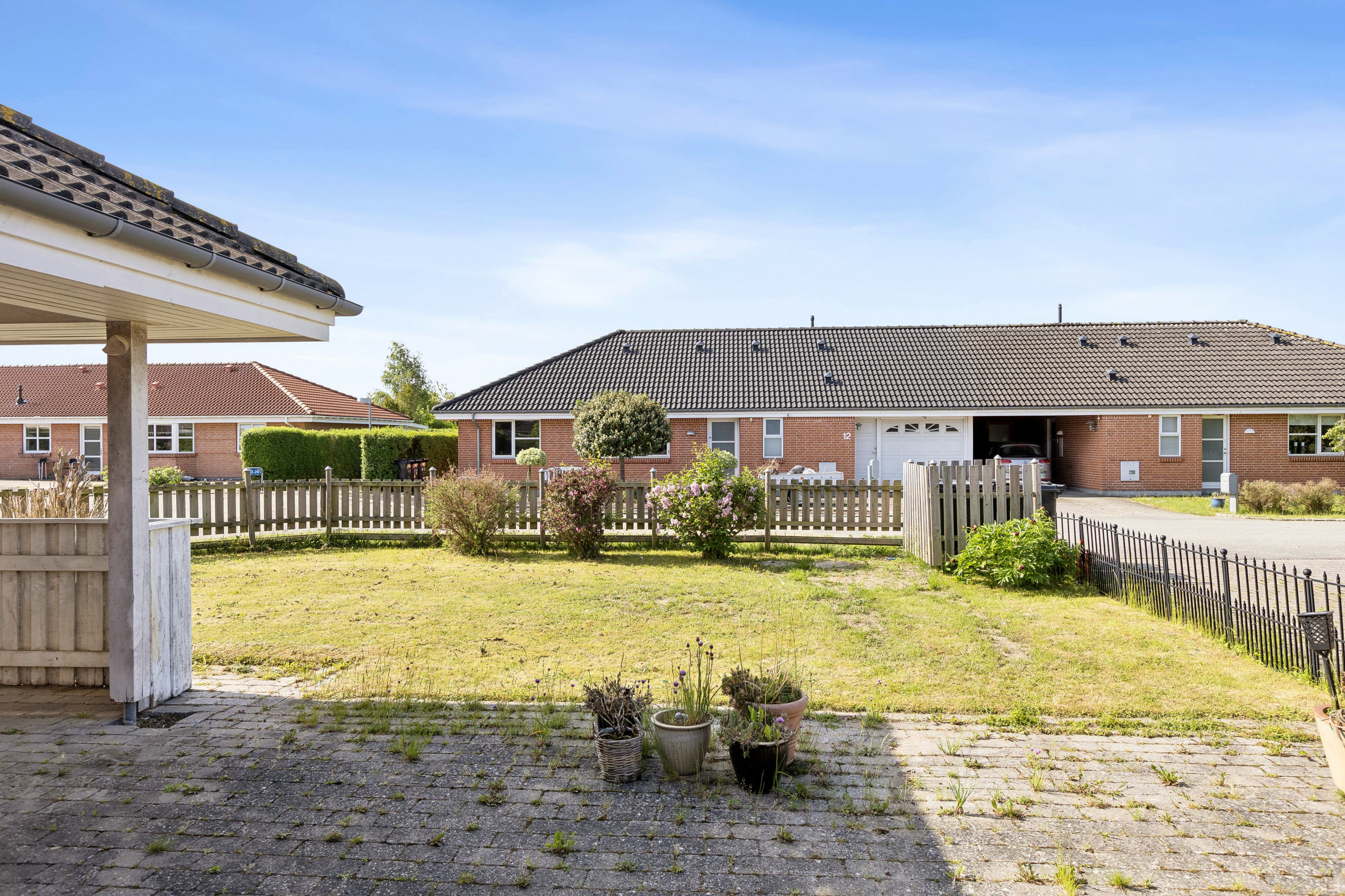 Fremhævet set fra haven billede i fuldskærmstilstand. Billede af Folmer Sangers Vej 1, 4653 Karise