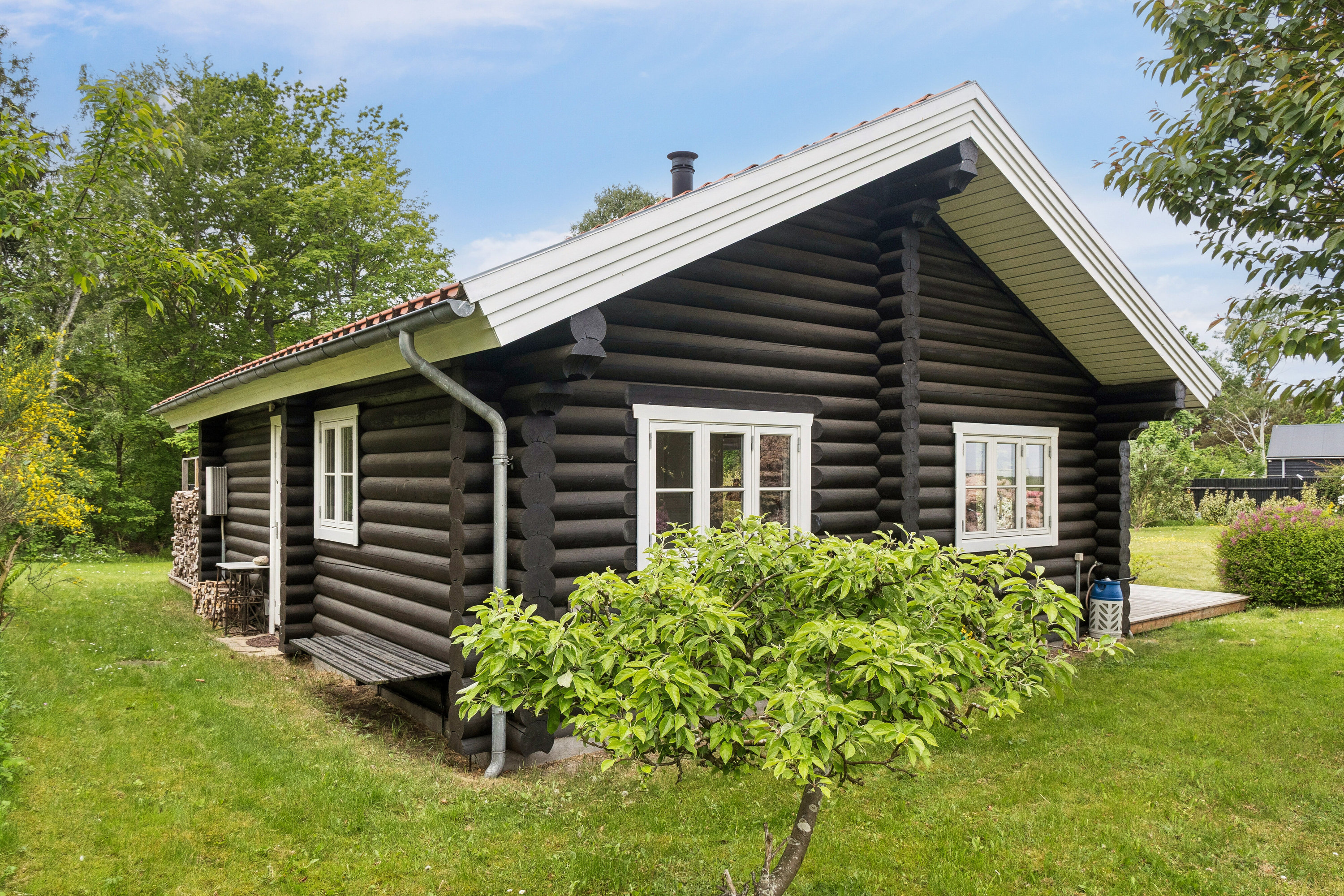 Fremhævet set fra haven billede i fuldskærmstilstand. Billede af Nymånedalen 25, Melby Enghave, 3370 Melby