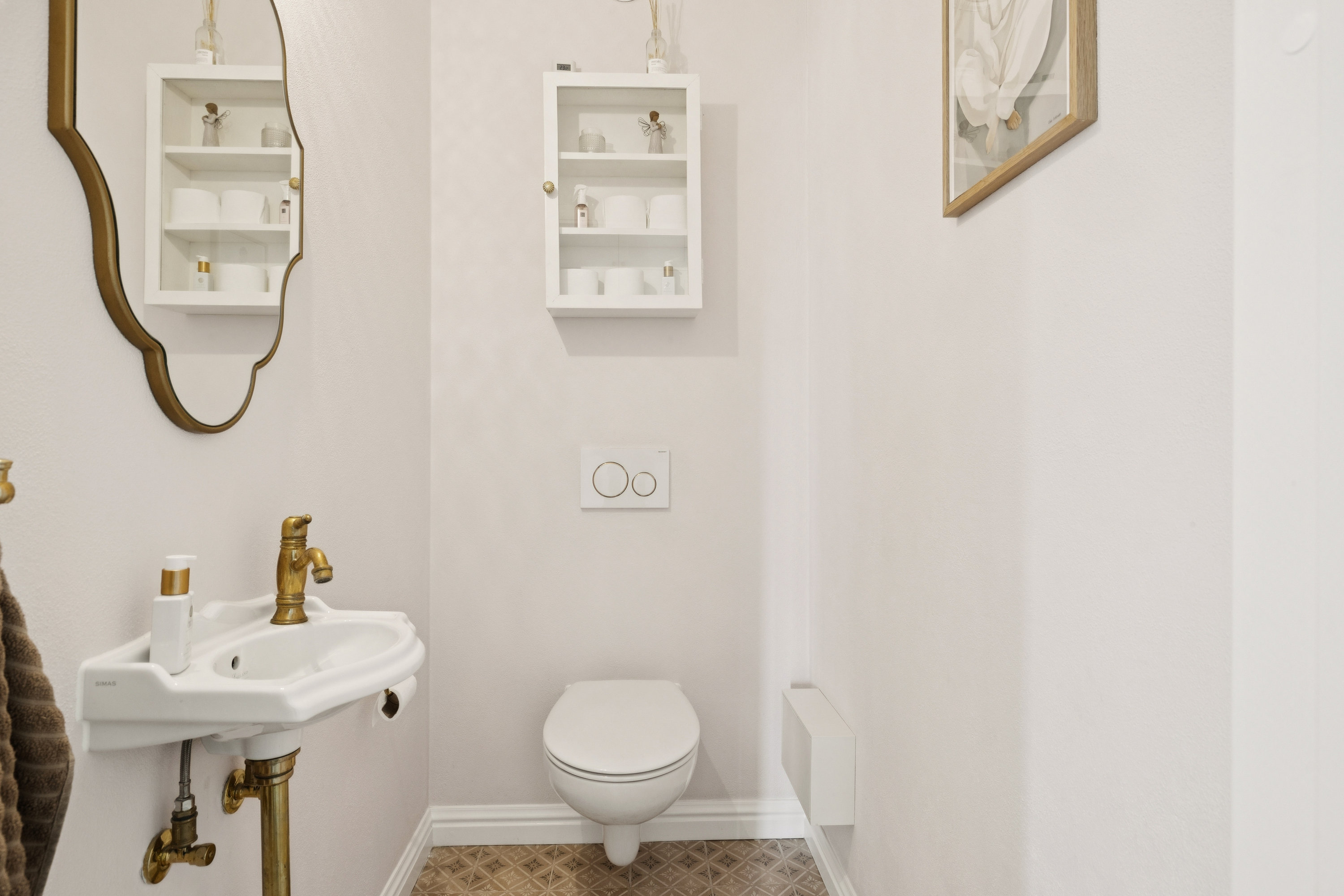 Fremhævet toilet billede i fuldskærmstilstand. Billede af Villavej 32, 8660 Skanderborg
