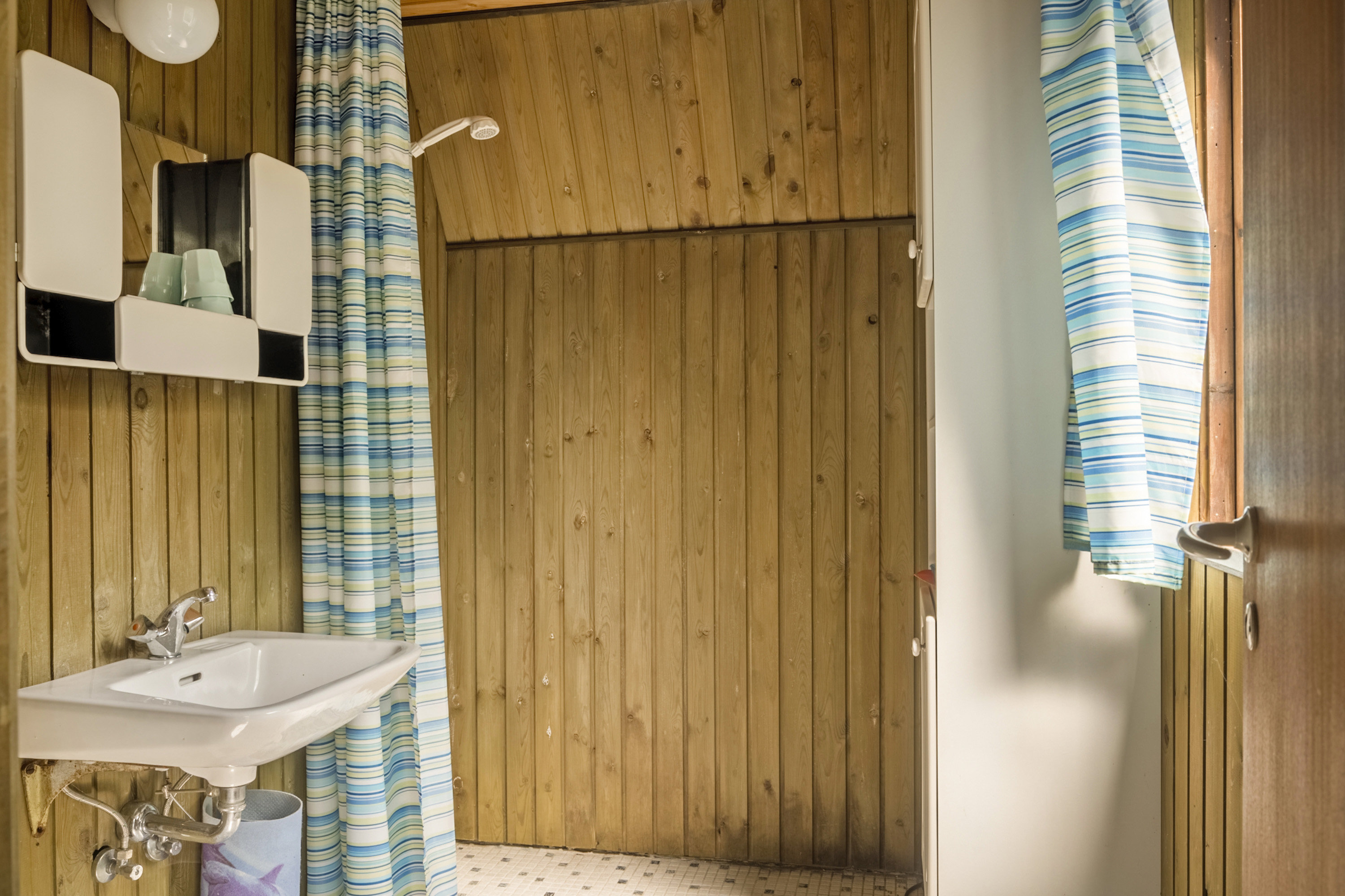 Fremhævet badeværelse billede i fuldskærmstilstand. Billede af Helmklit 311, Nr Fjand, 6990 Ulfborg